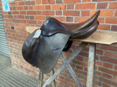 17.5” saddle by Ideal, medium wide fit, in good condition. This lot carries VAT