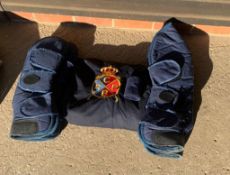 6'0" travel set: navy Mark Todd boots, summer sheet. and tail bandage