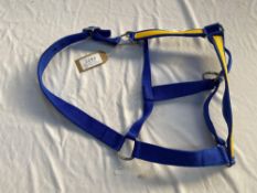 Nylon headcollar controller to fit a Shire. This lot carries VAT