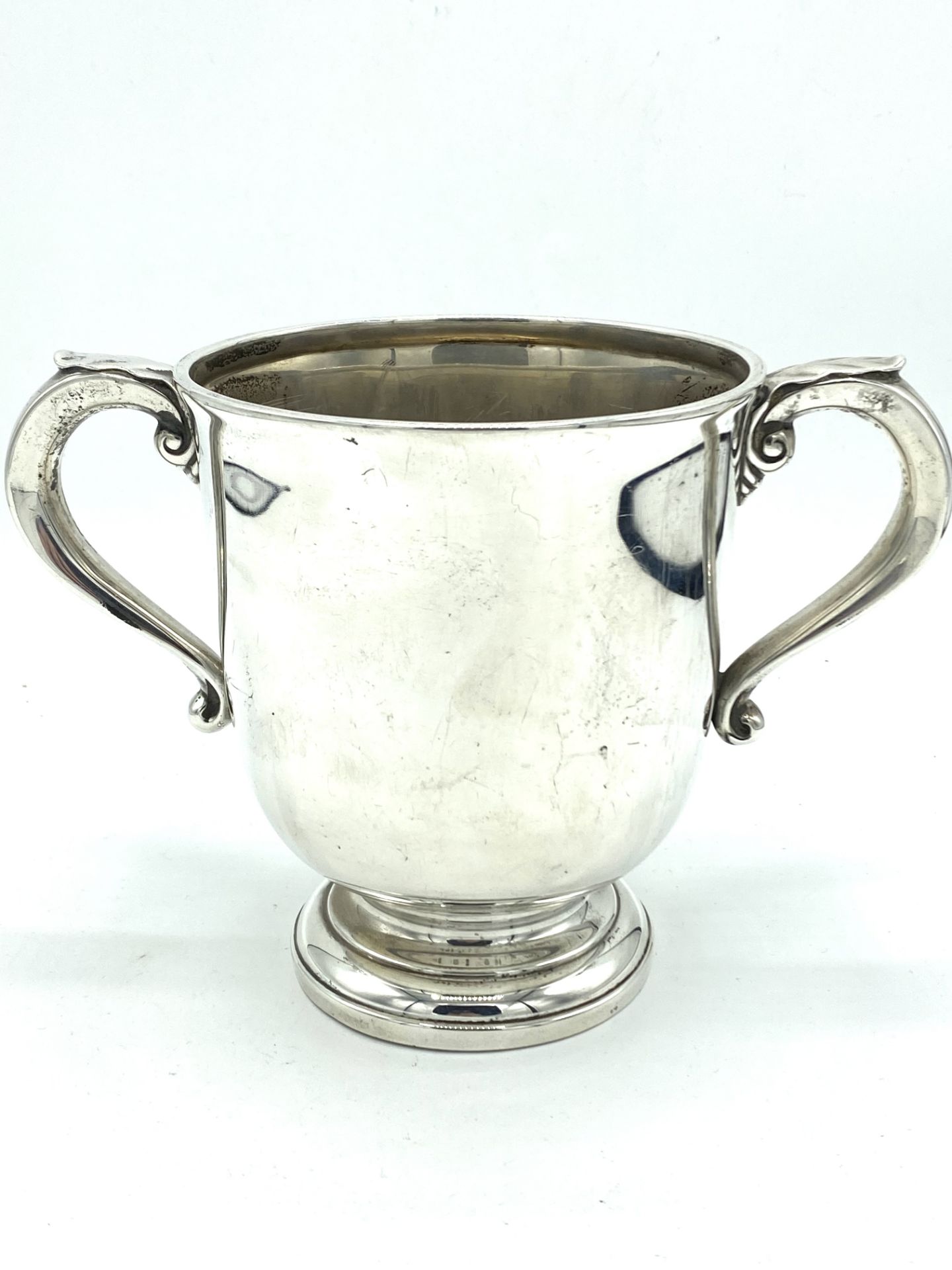 Silver twin handled trophy cup, Charles & Richard Comyns,1922 - Bild 5 aus 5