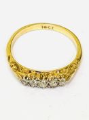 18ct gold ring, set with five diamonds