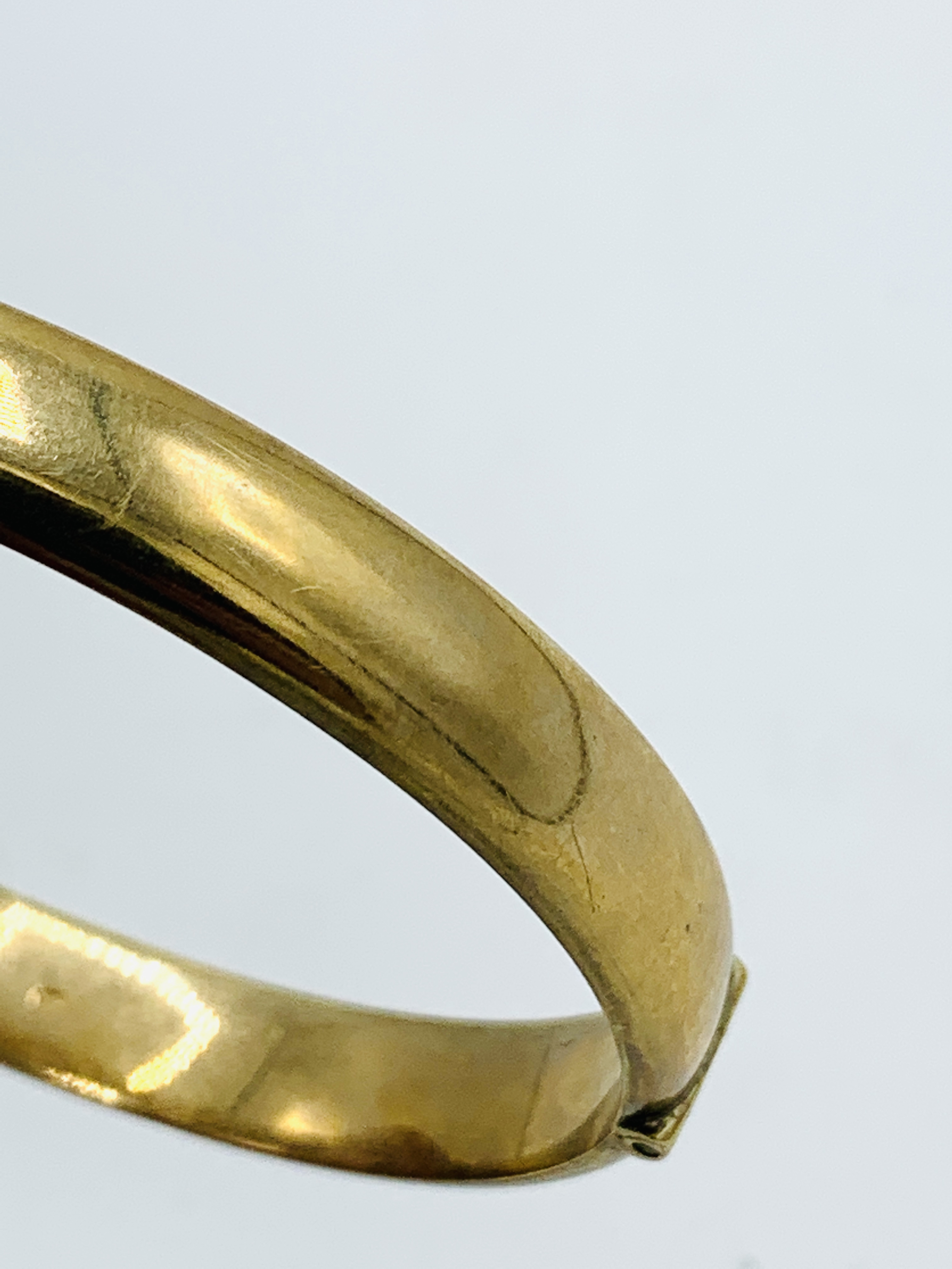 9ct gold plain bracelet - Image 2 of 3