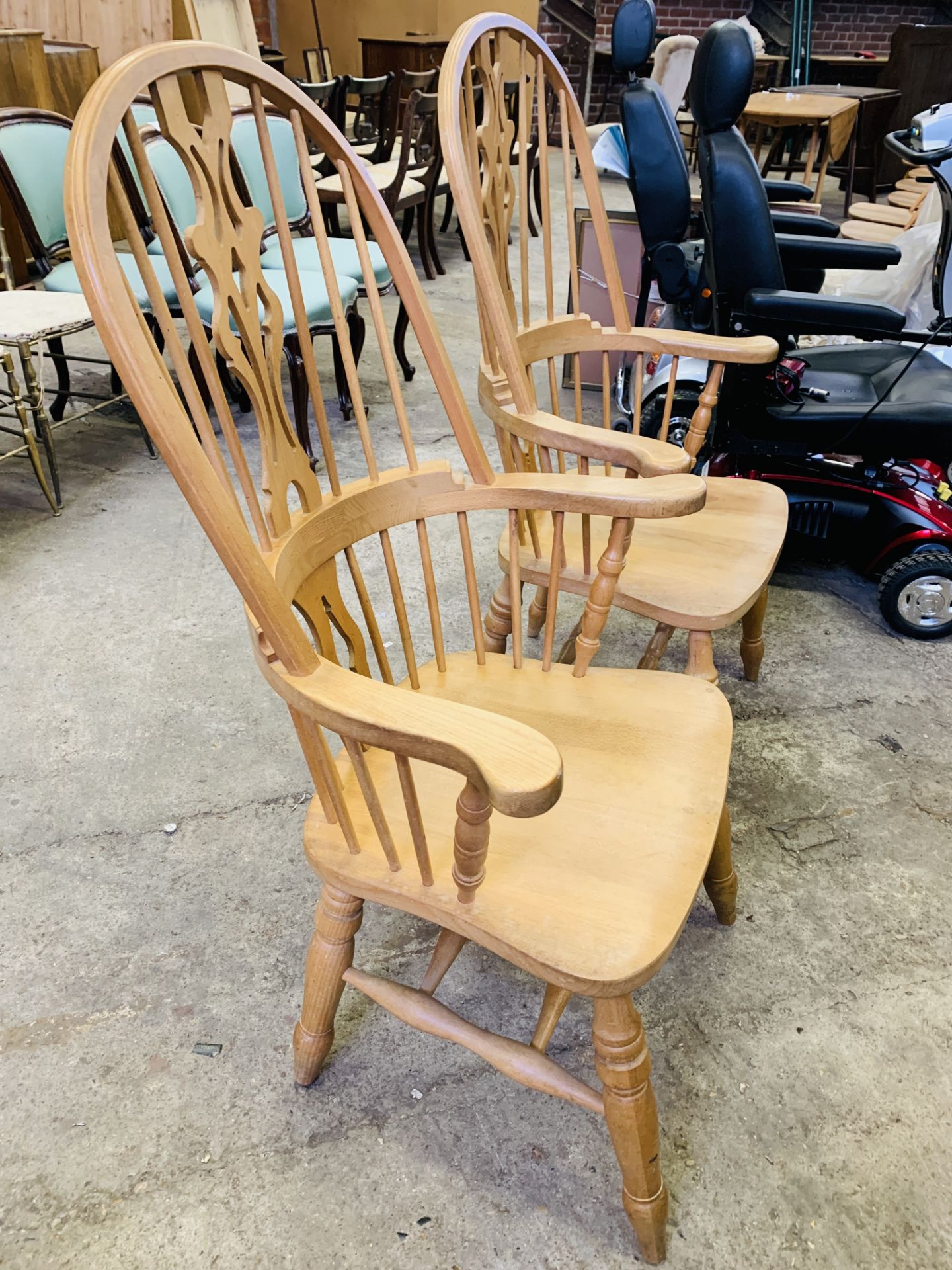 Pair of Windsor arm chairs - Bild 3 aus 5