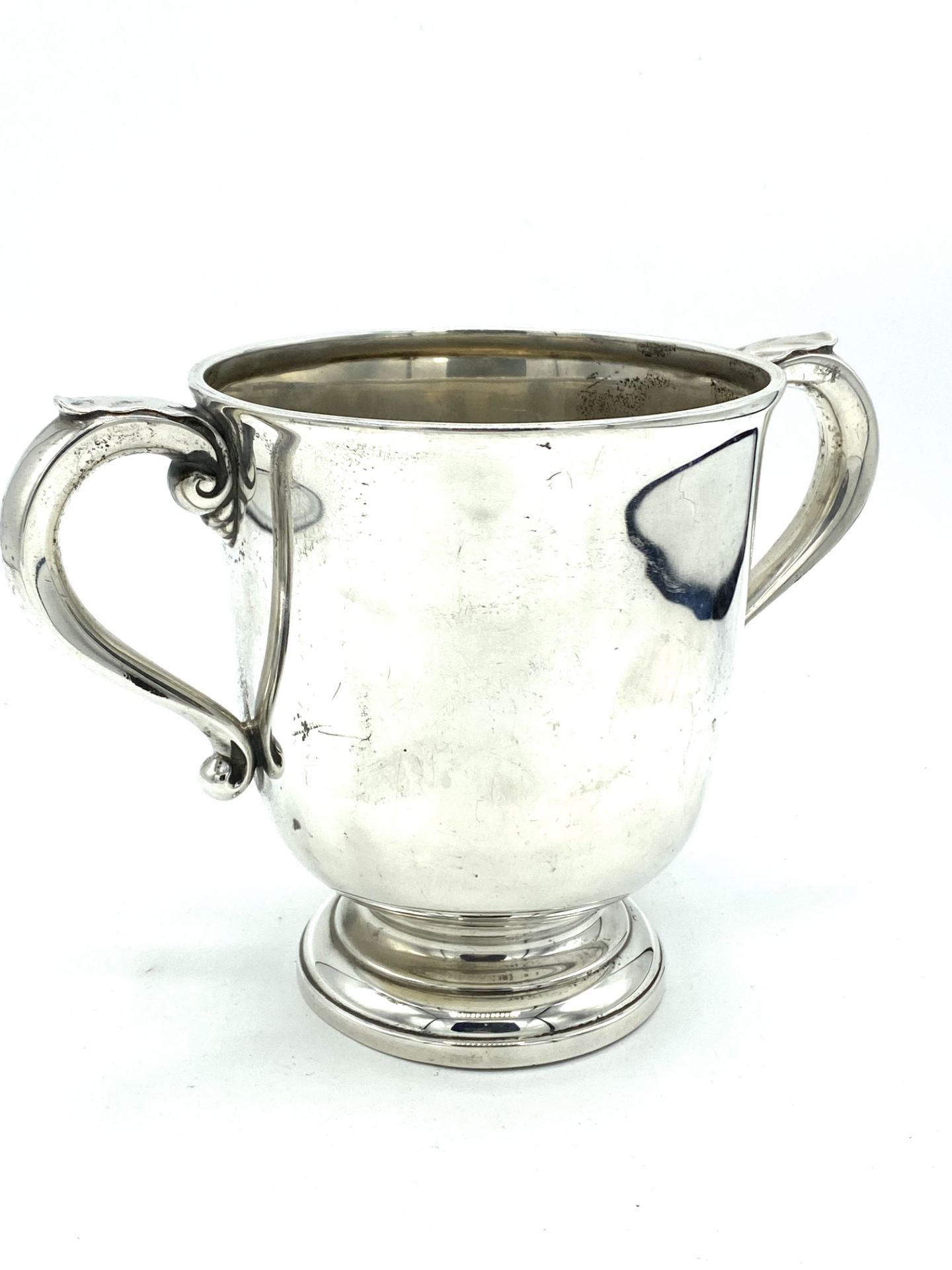 Silver twin handled trophy cup, Charles & Richard Comyns,1922