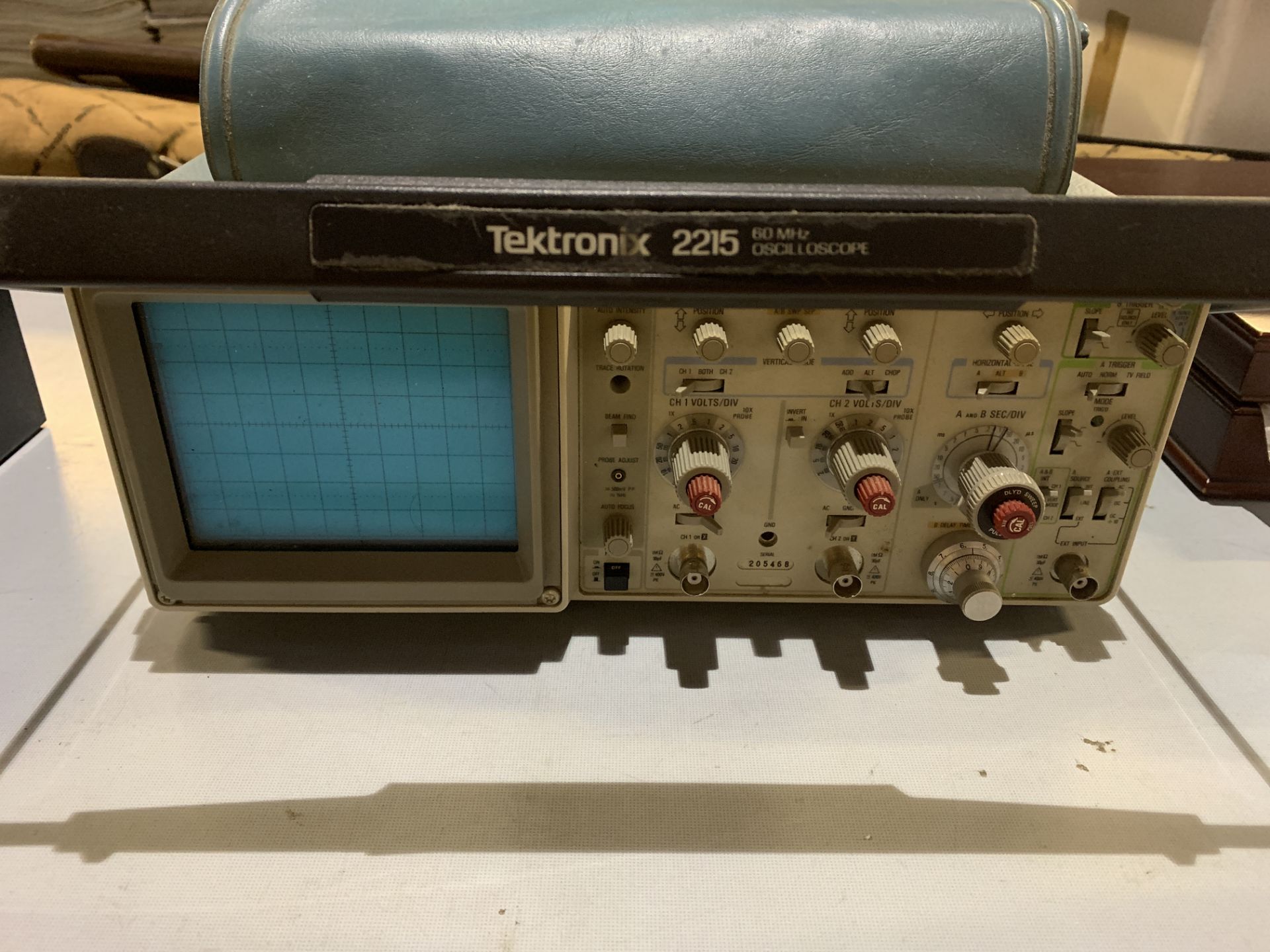 Tektronix 2215 60MHz Oscilloscope