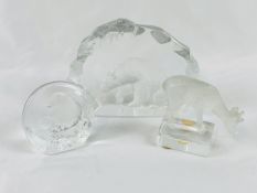 Lalique glass paperweight together with two Mats Jonasson paperweights