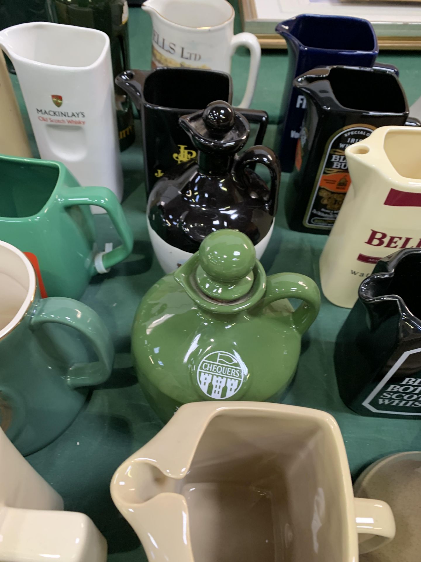 Collection of approximately 30 branded water jugs. - Bild 4 aus 7