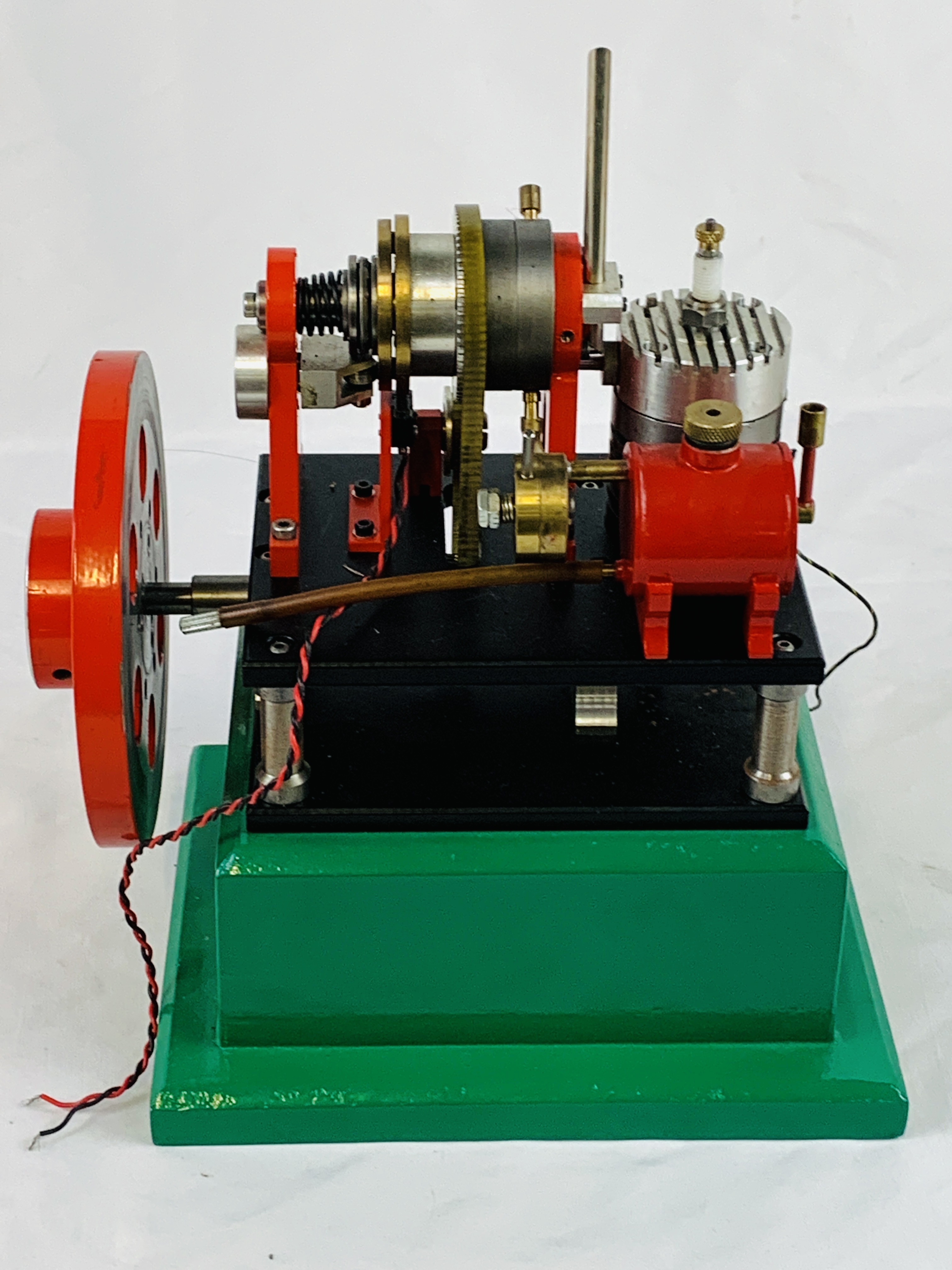 J Ridders designed disk valve 4-stroke engine - Image 3 of 3