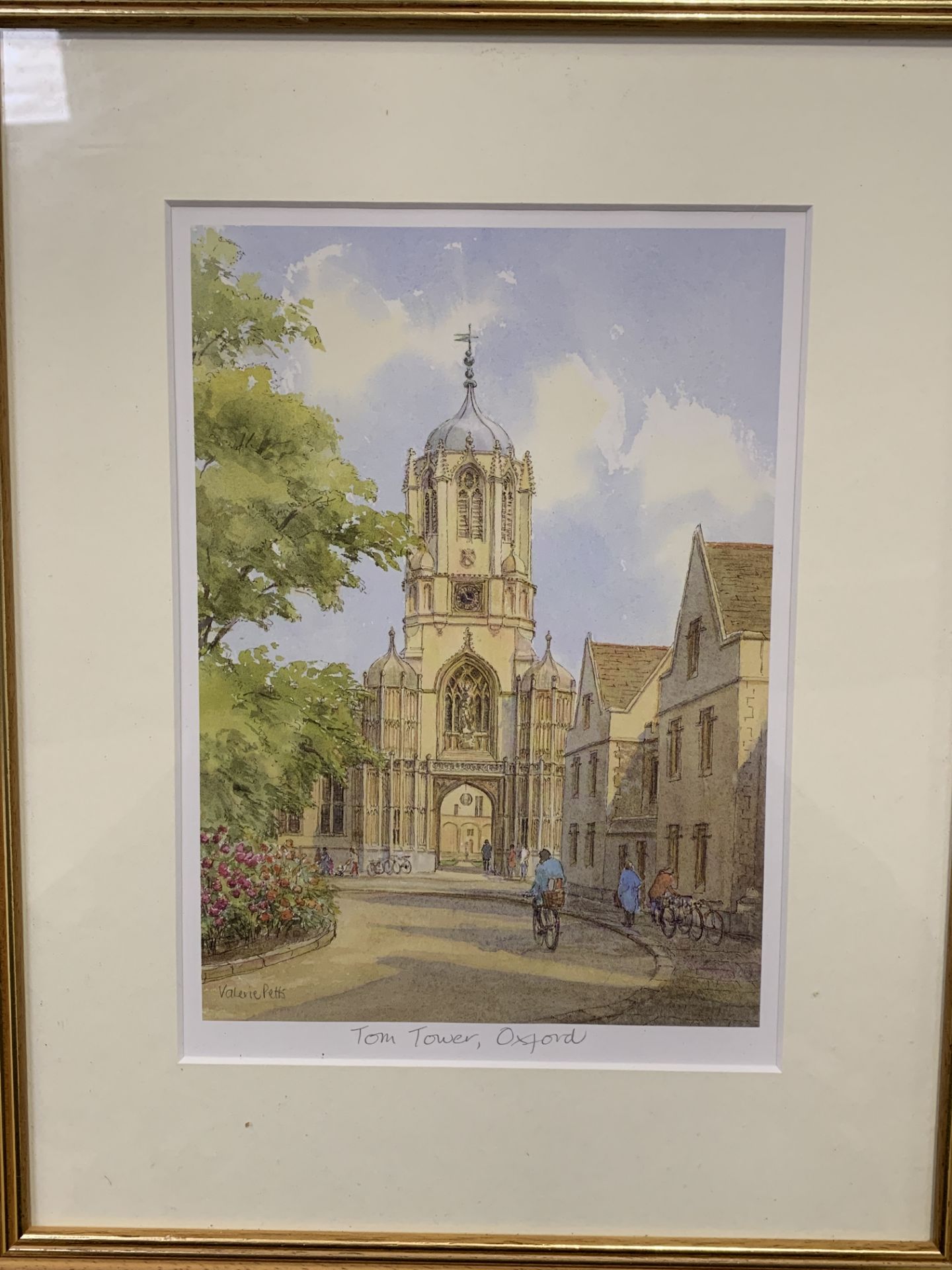 Four framed and glazed prints of Oxford scenes by Valerie Petts. This item carries VAT. - Bild 4 aus 4