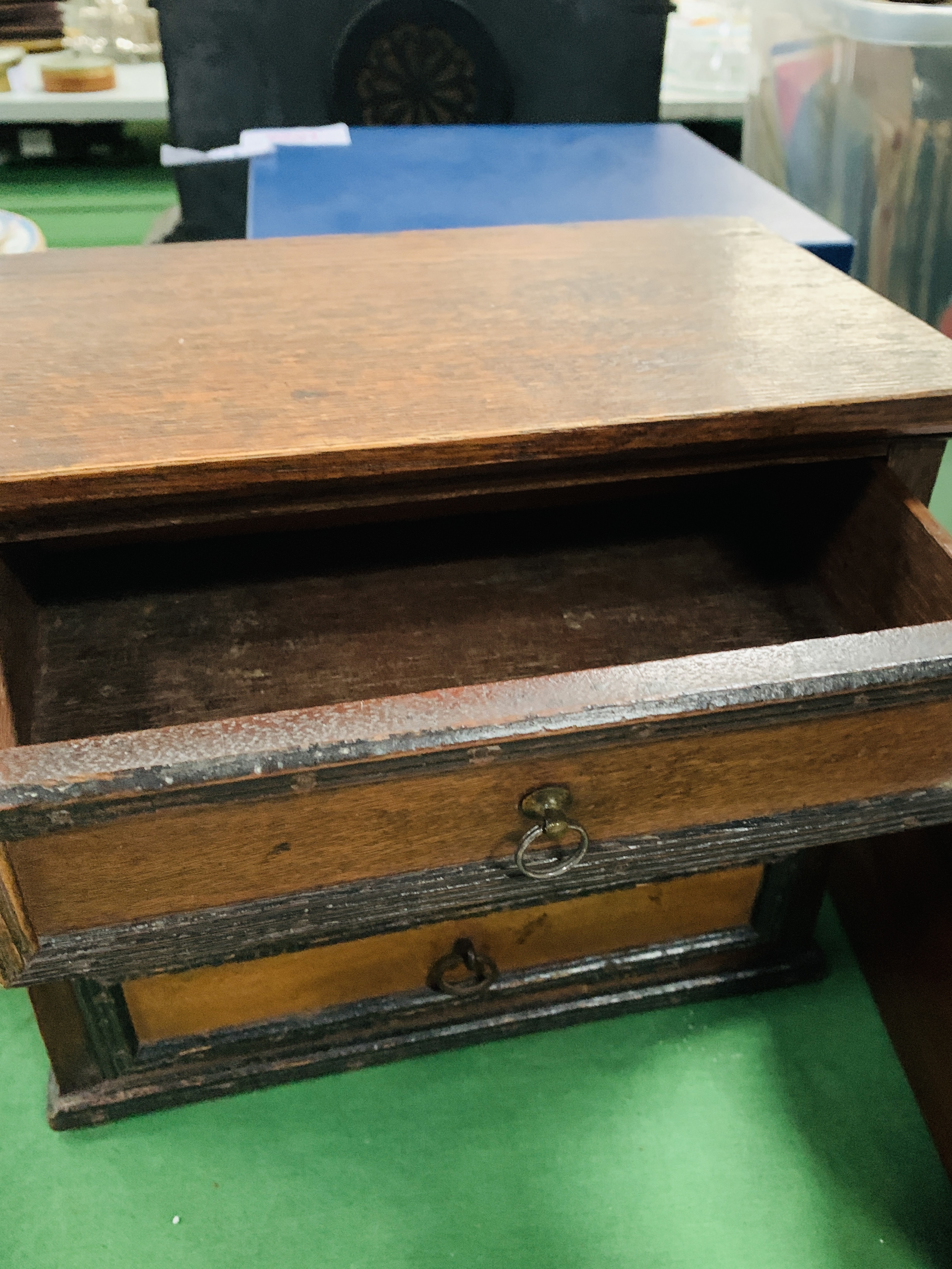 A mahogany table top chest of three drawers - Image 5 of 5