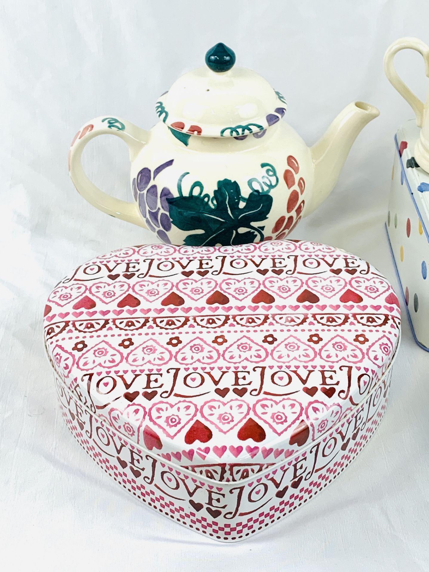 A quantity of Emma Bridgewater pottery and tins - Image 3 of 4