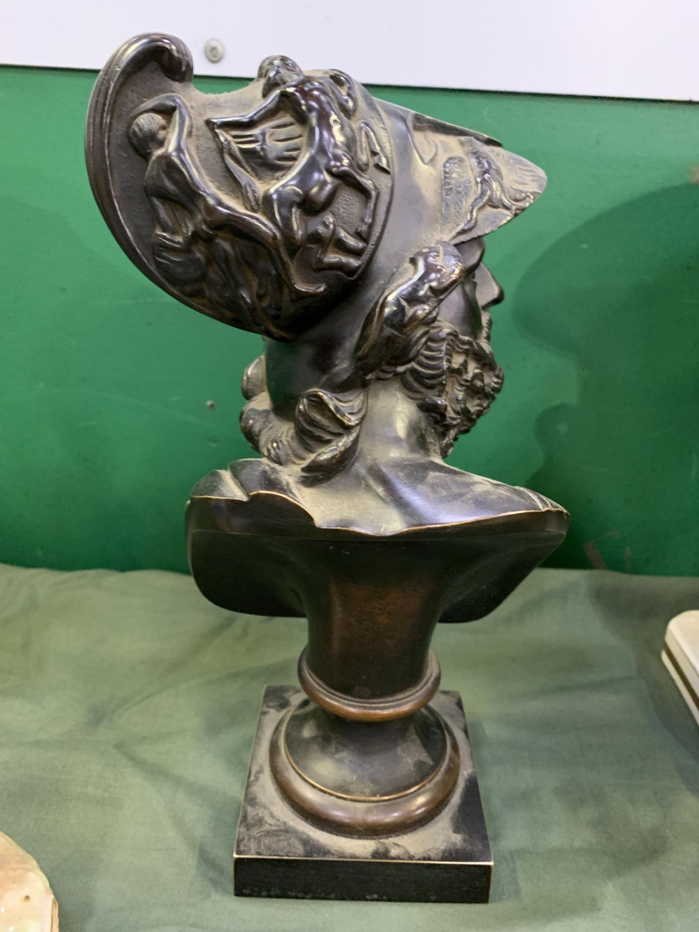 Bronze bust of a Greek warrior - Image 3 of 3