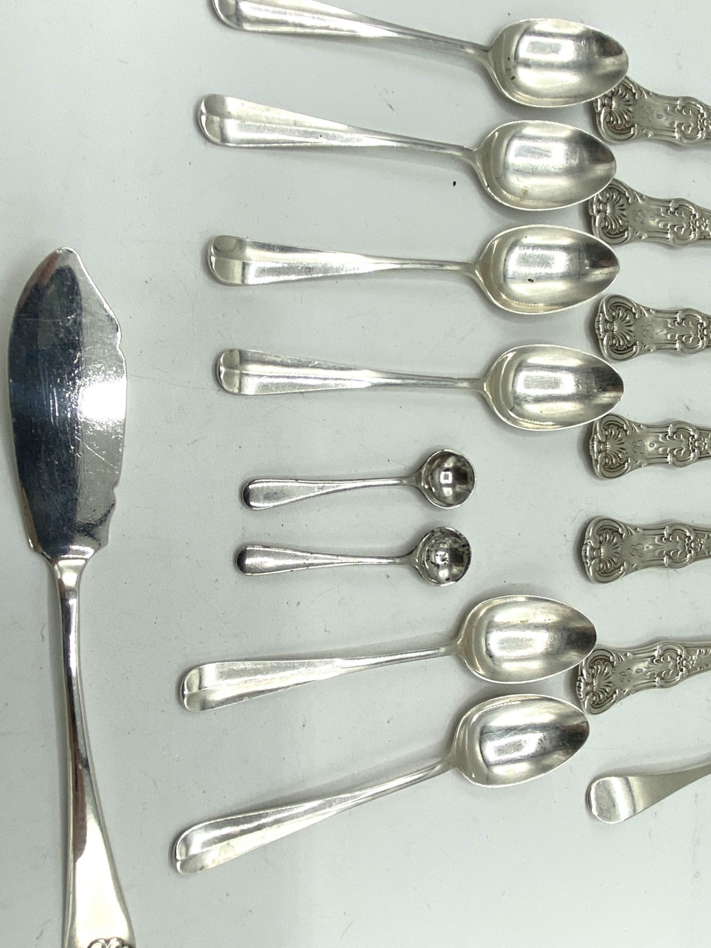 Set of six Victorian silver tea spoons, together with a quantity of other silver spoons - Image 3 of 4