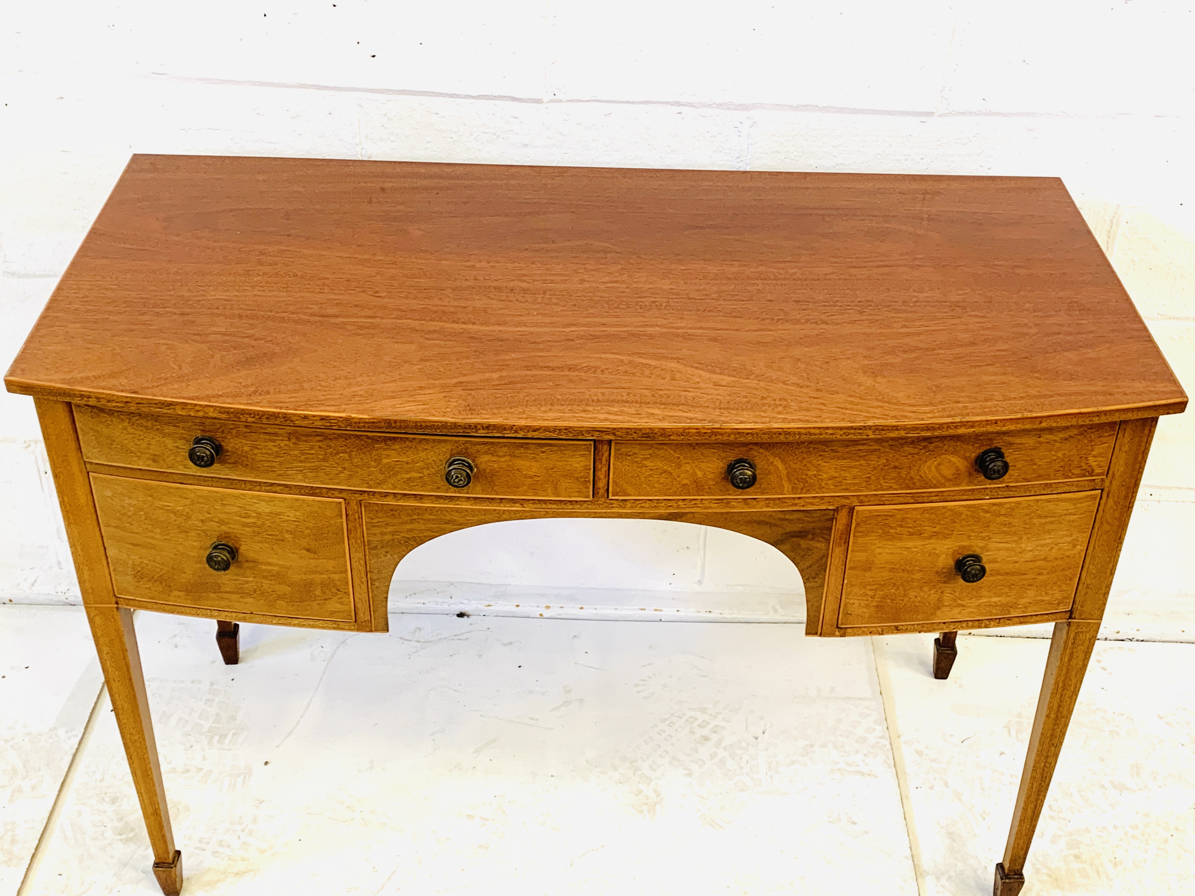 Mahogany bow fronted desk - Image 4 of 6