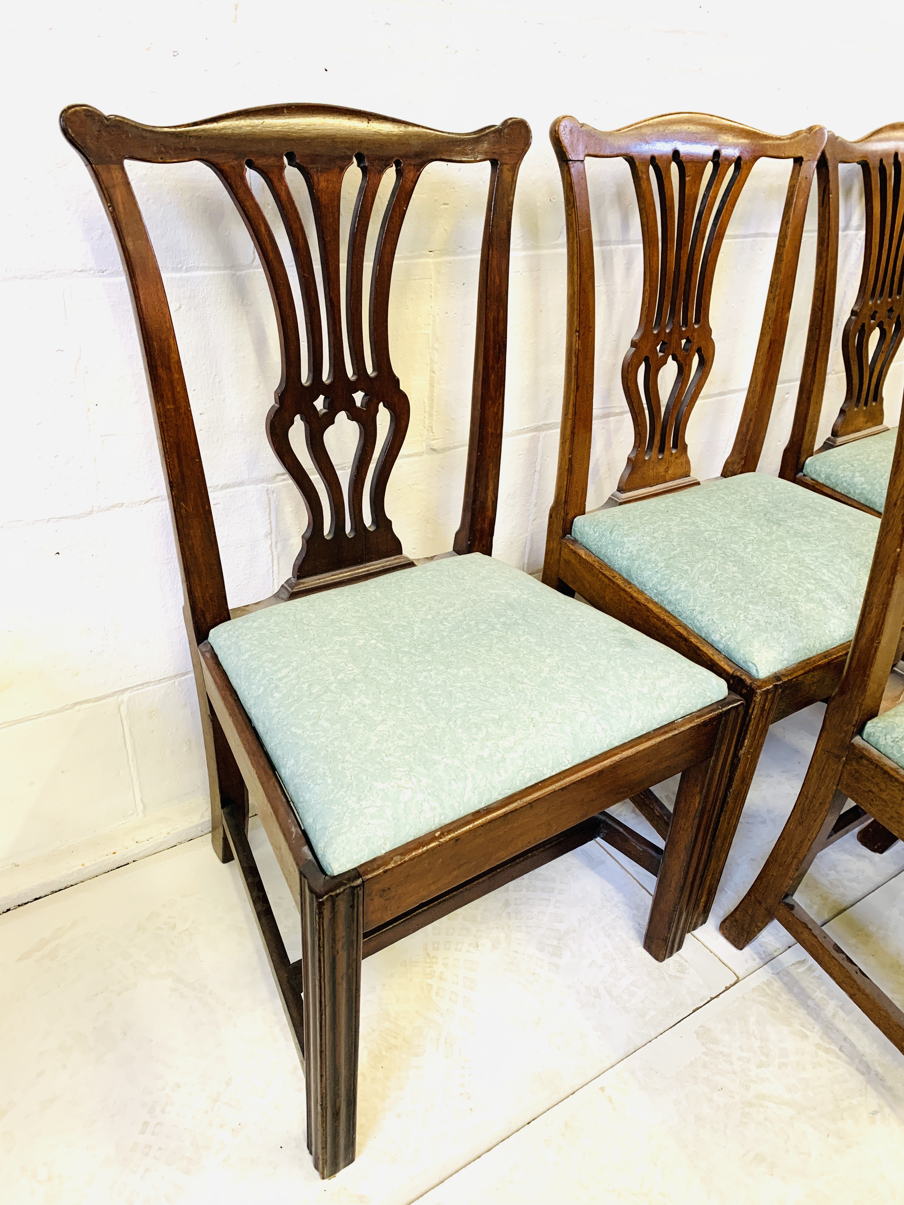 Five mahogany dining chairs with matching carver - Image 4 of 7