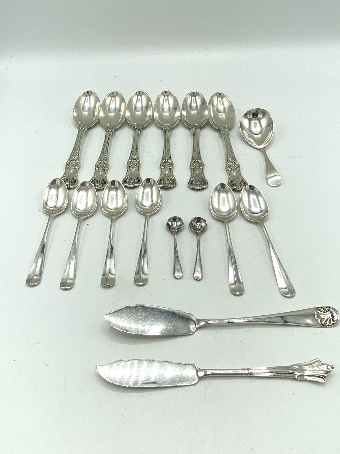 Set of six Victorian silver tea spoons, together with a quantity of other silver spoons