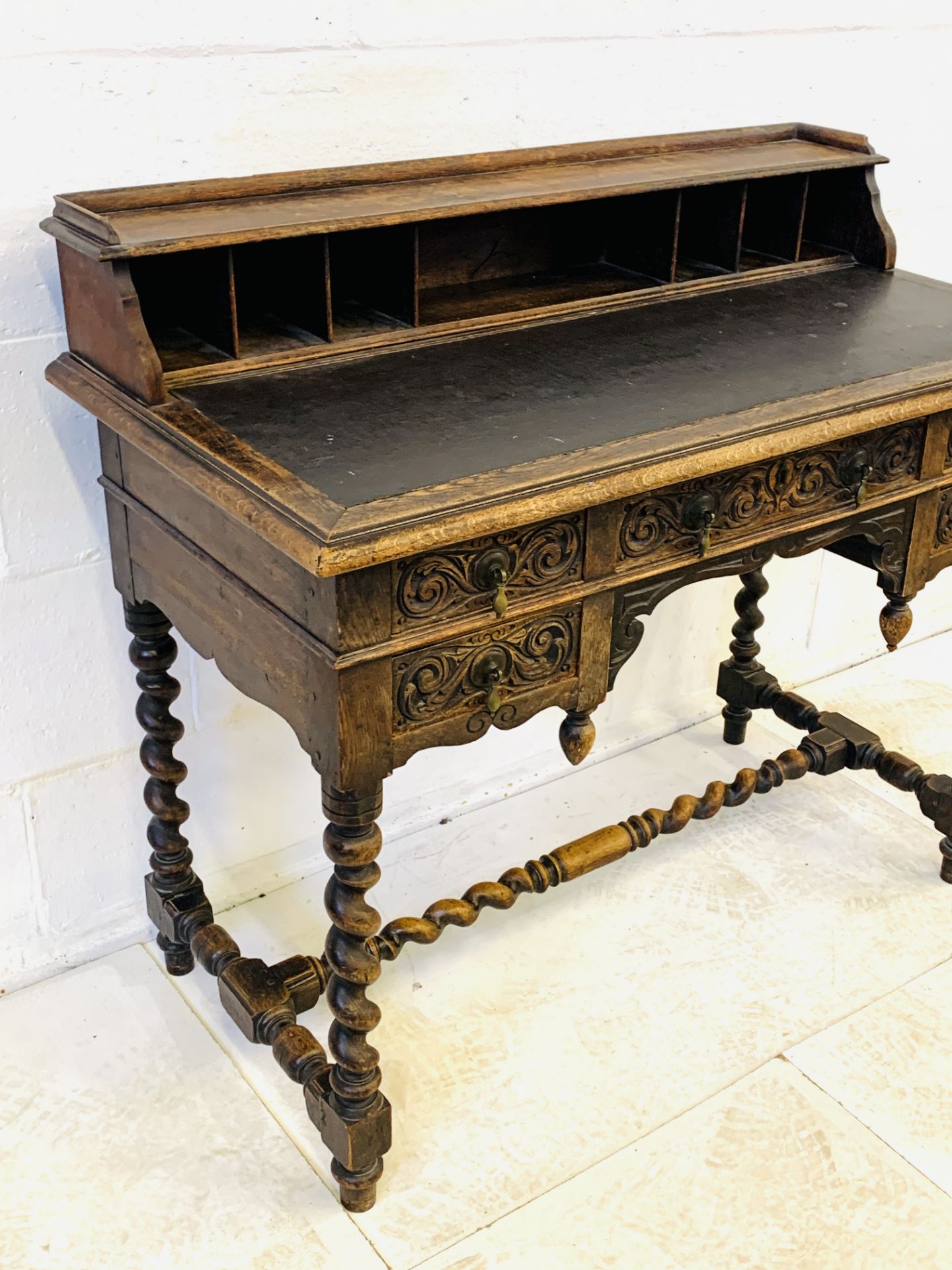 Oak desk - Image 5 of 6