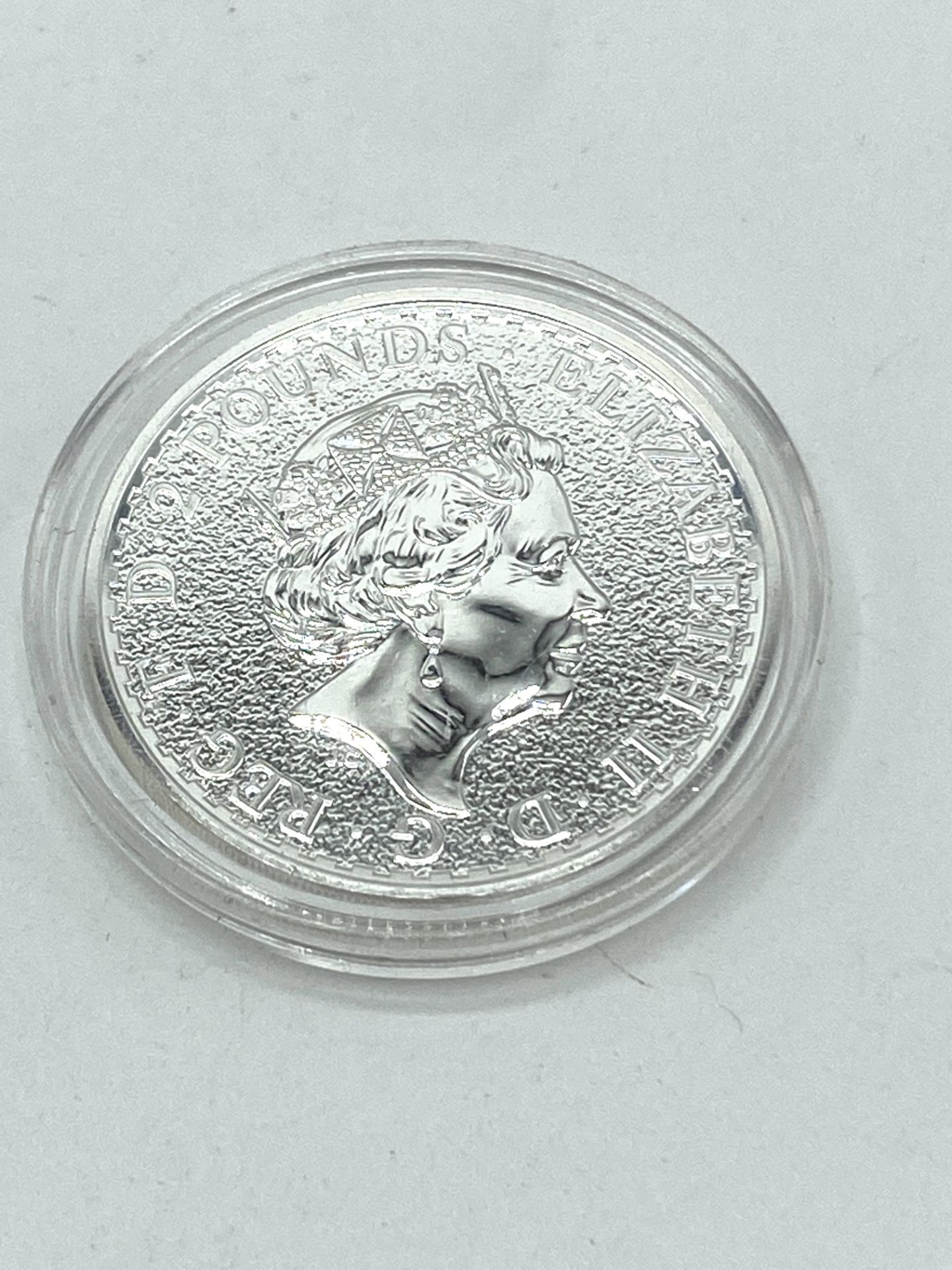 2 silver one ounce Britannia coins - Bild 7 aus 12
