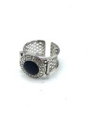 18ct gold ring with black enamel centre