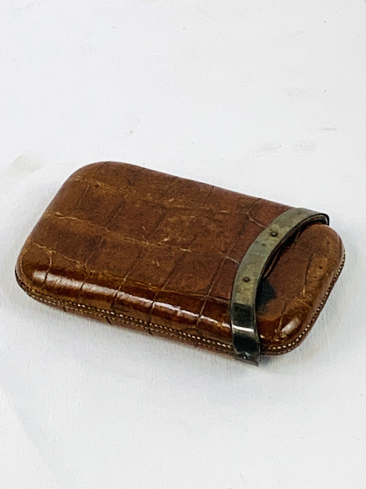 Crocodile leather cigar case with silver band. - Bild 2 aus 4