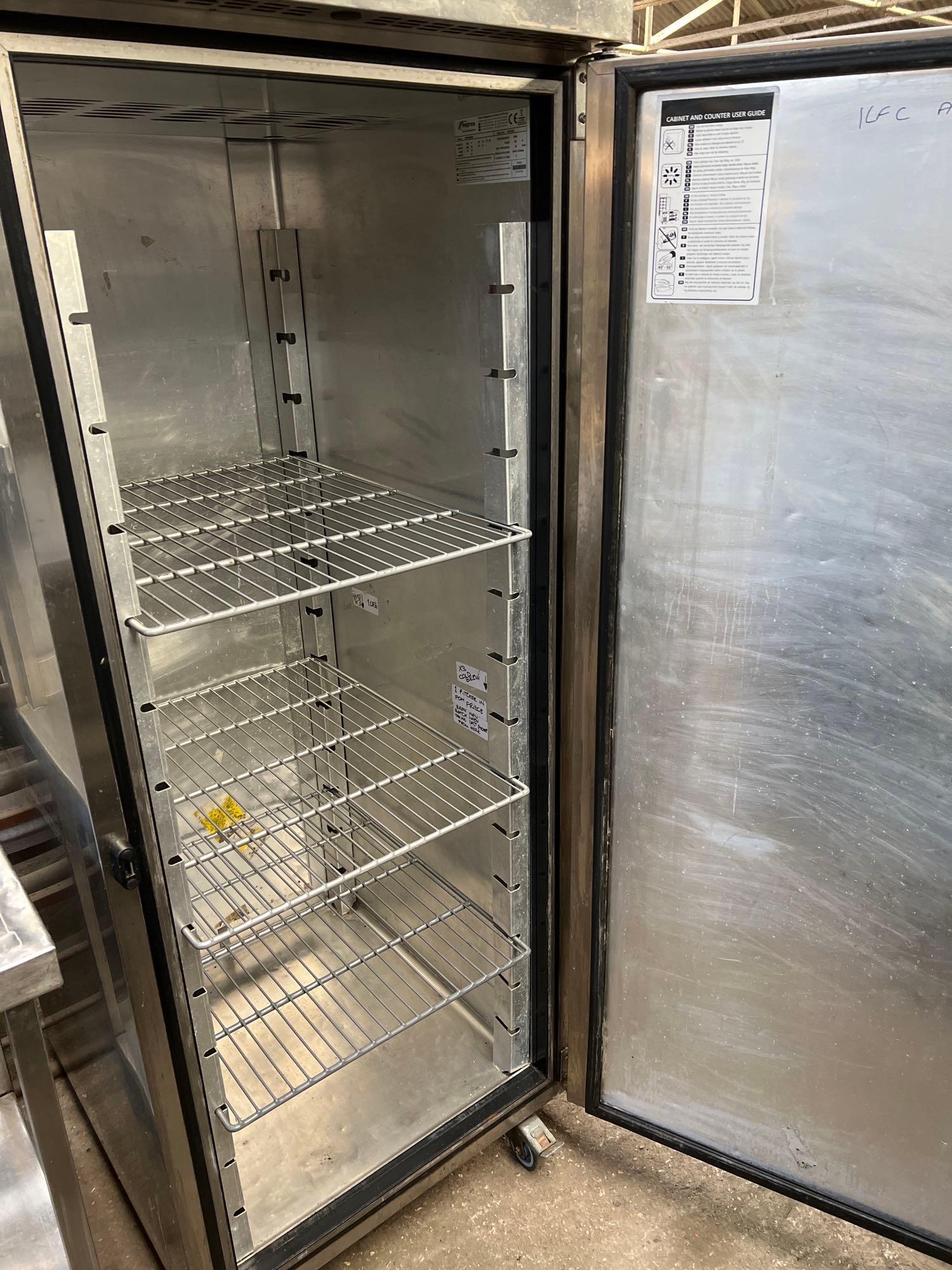 Single door Fosters upright fridge - Image 2 of 3