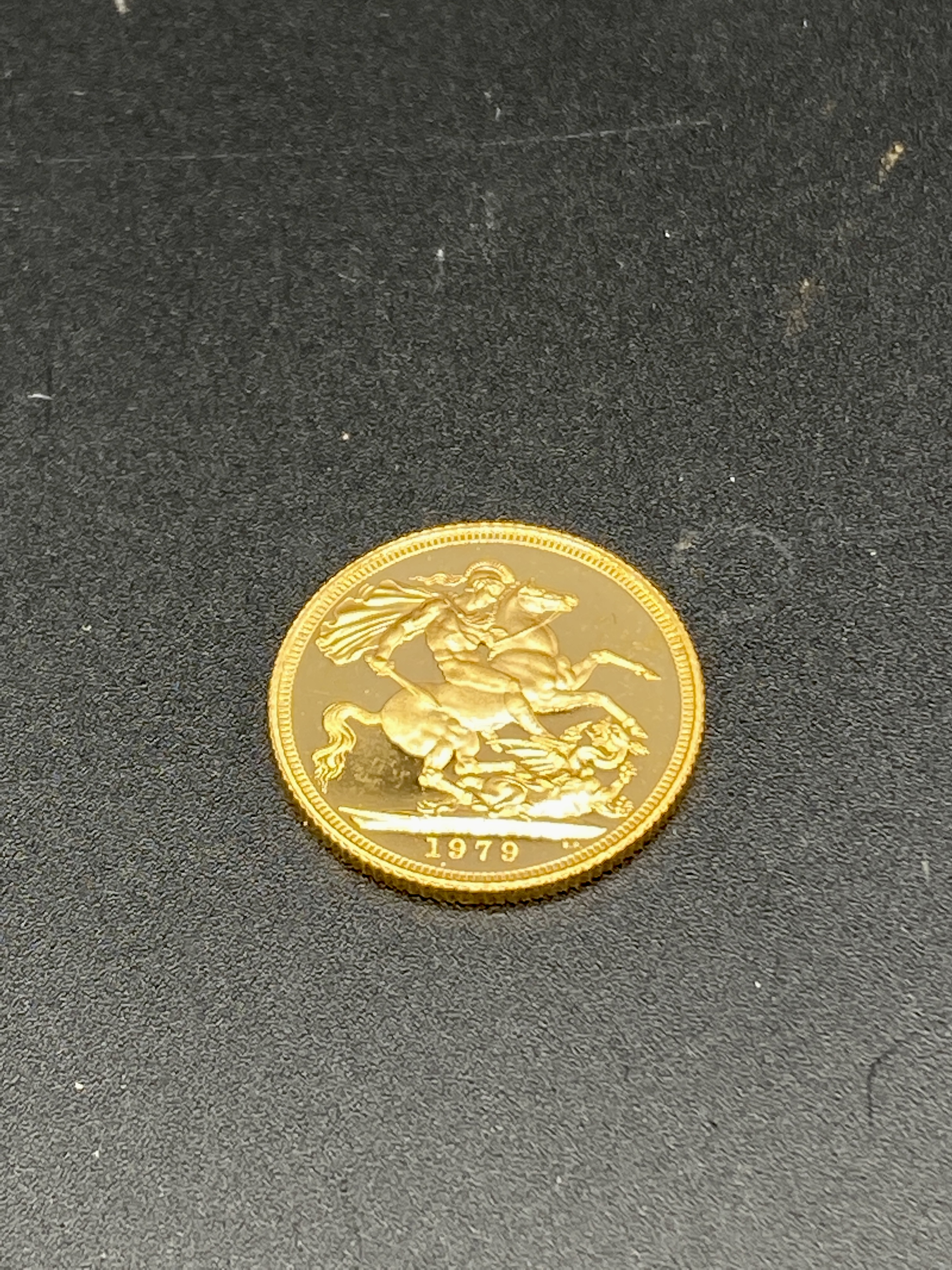 1979 gold sovereign - Image 2 of 3