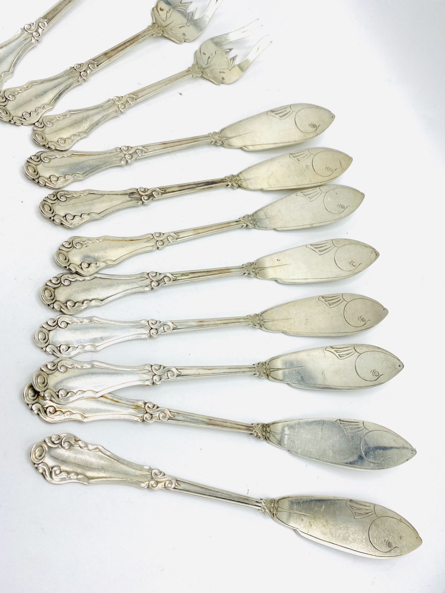8 piece silver fish cutlery setting by Peter Hertz Of Denmark - Image 3 of 6