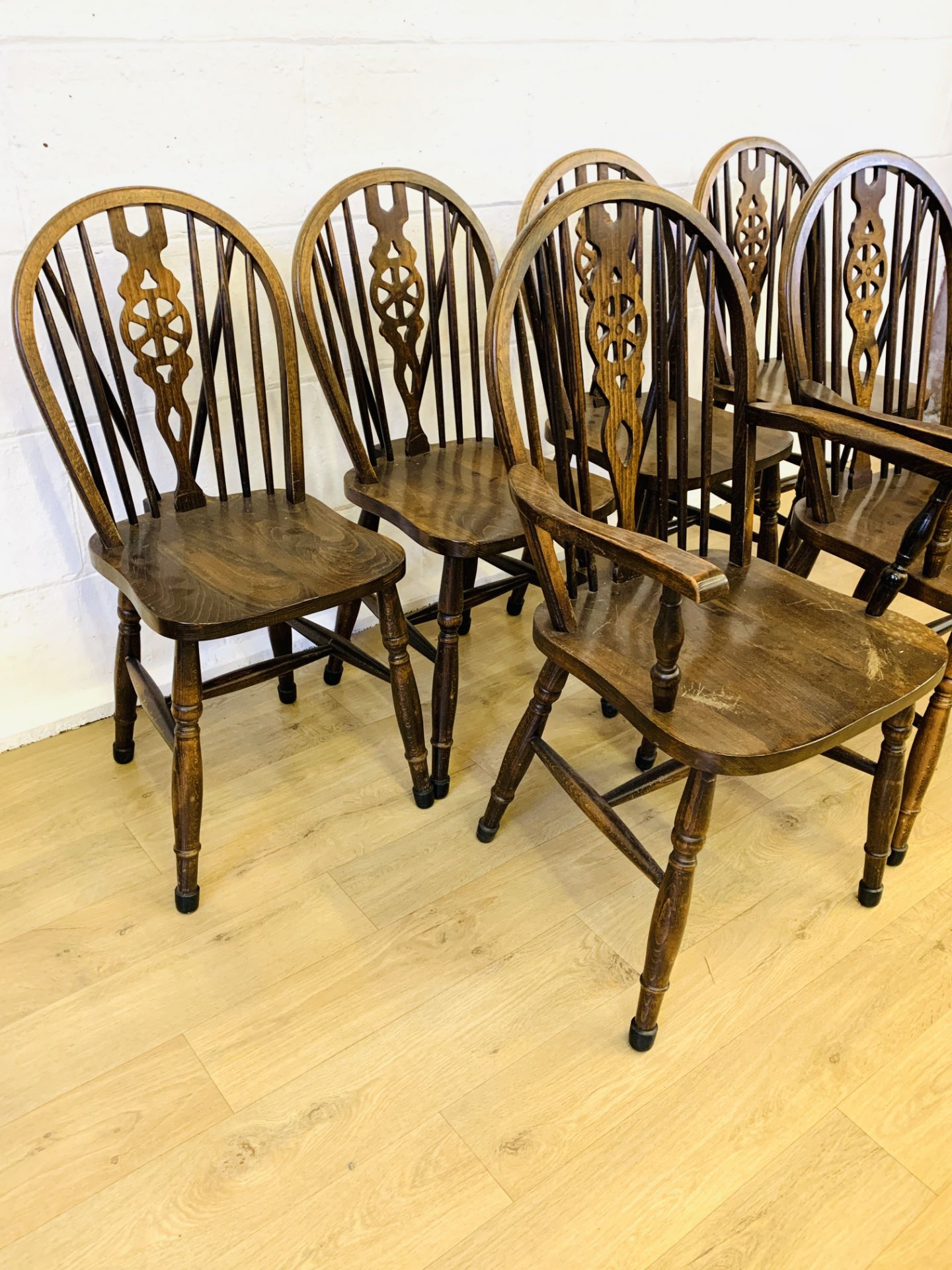 Four dark wood kitchen chairs together with two matching carvers - Image 3 of 5