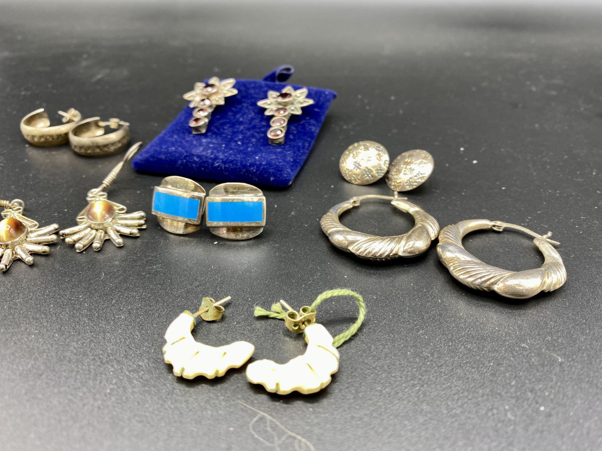 A quantity of silver jewellery - Image 4 of 37