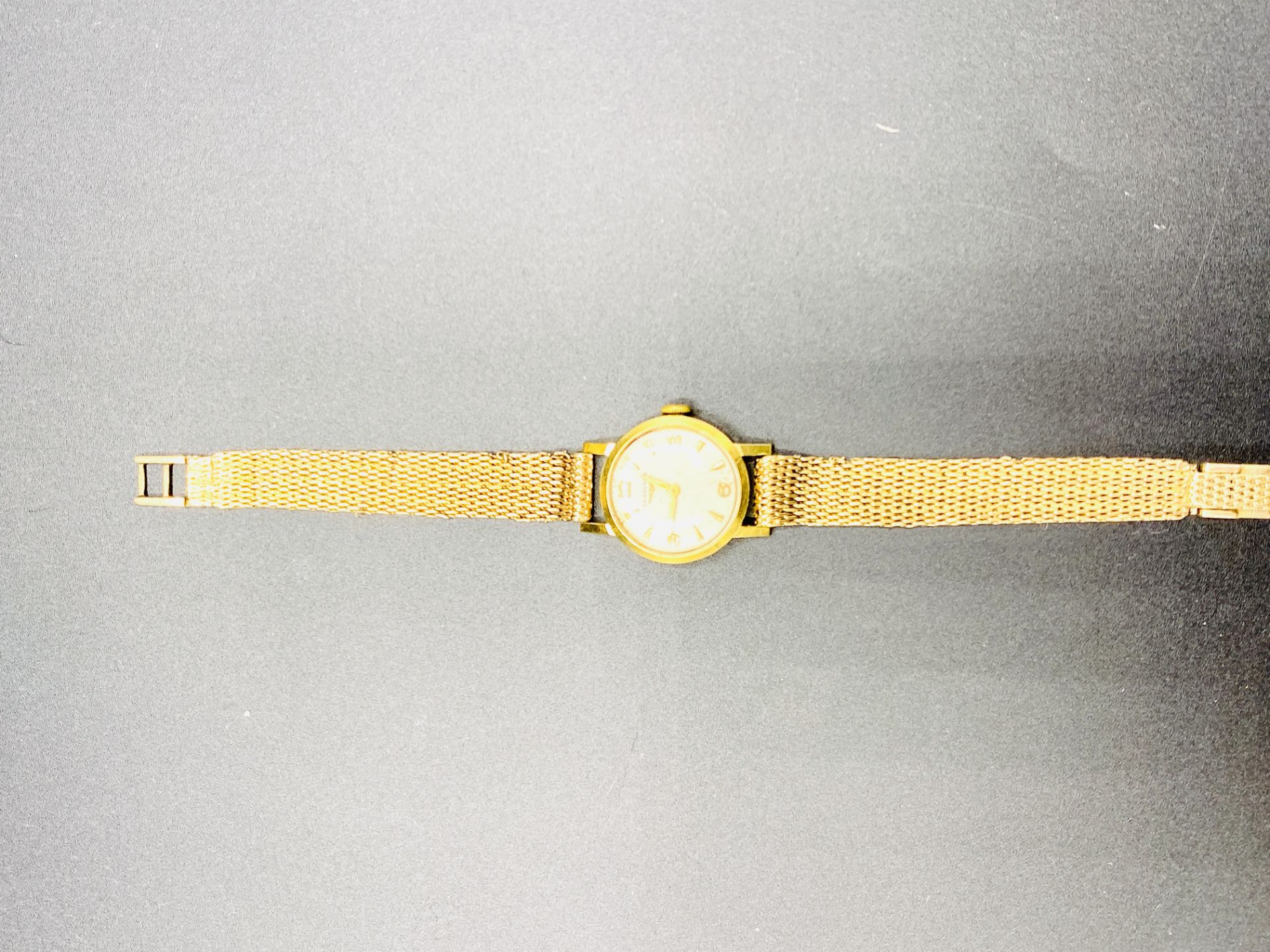 Longines 17 jewels manual wind ladies' wrist watch in 18ct gold case on 9ct gold strap - Image 5 of 6