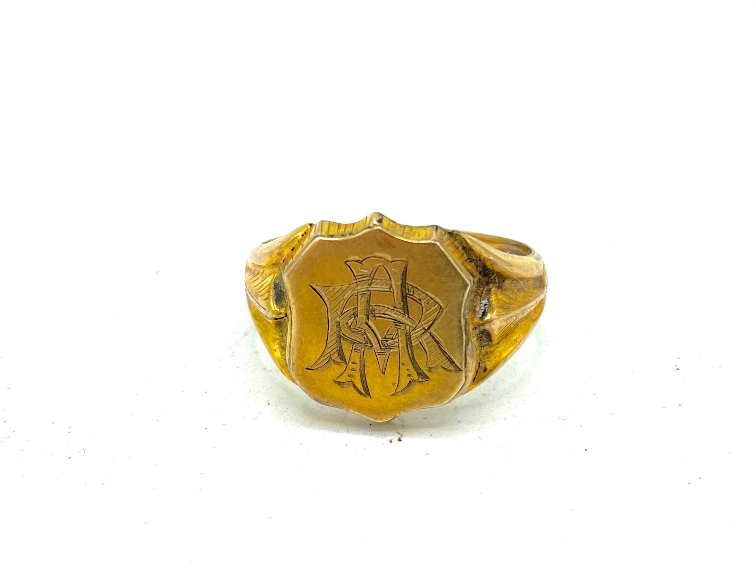 Victorian 9ct gold signet ring