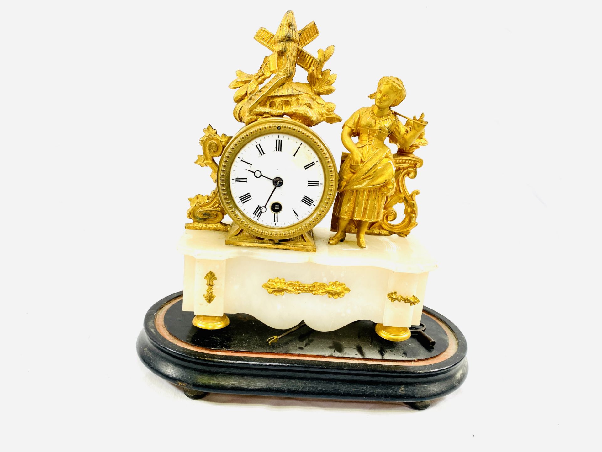 A gilt brass mantel clock on onyx base - Image 4 of 6