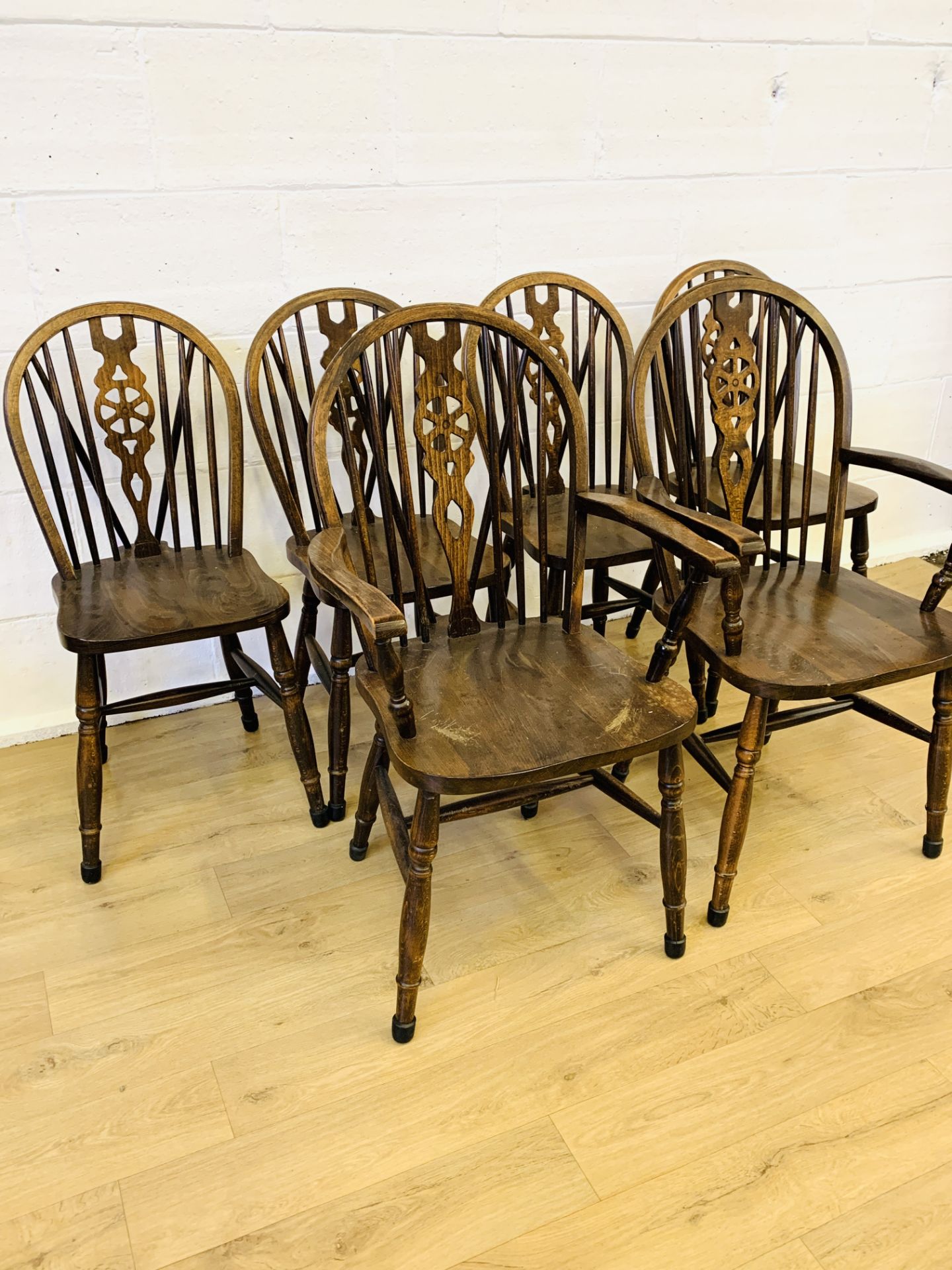 Four dark wood kitchen chairs together with two matching carvers - Image 2 of 5
