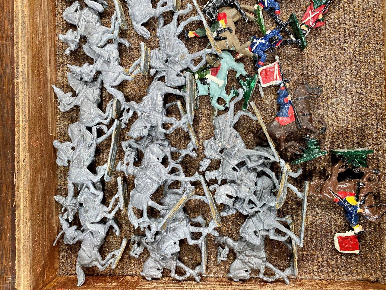 A collectors cabinet containing a quantity of metal soldiers - Image 22 of 34