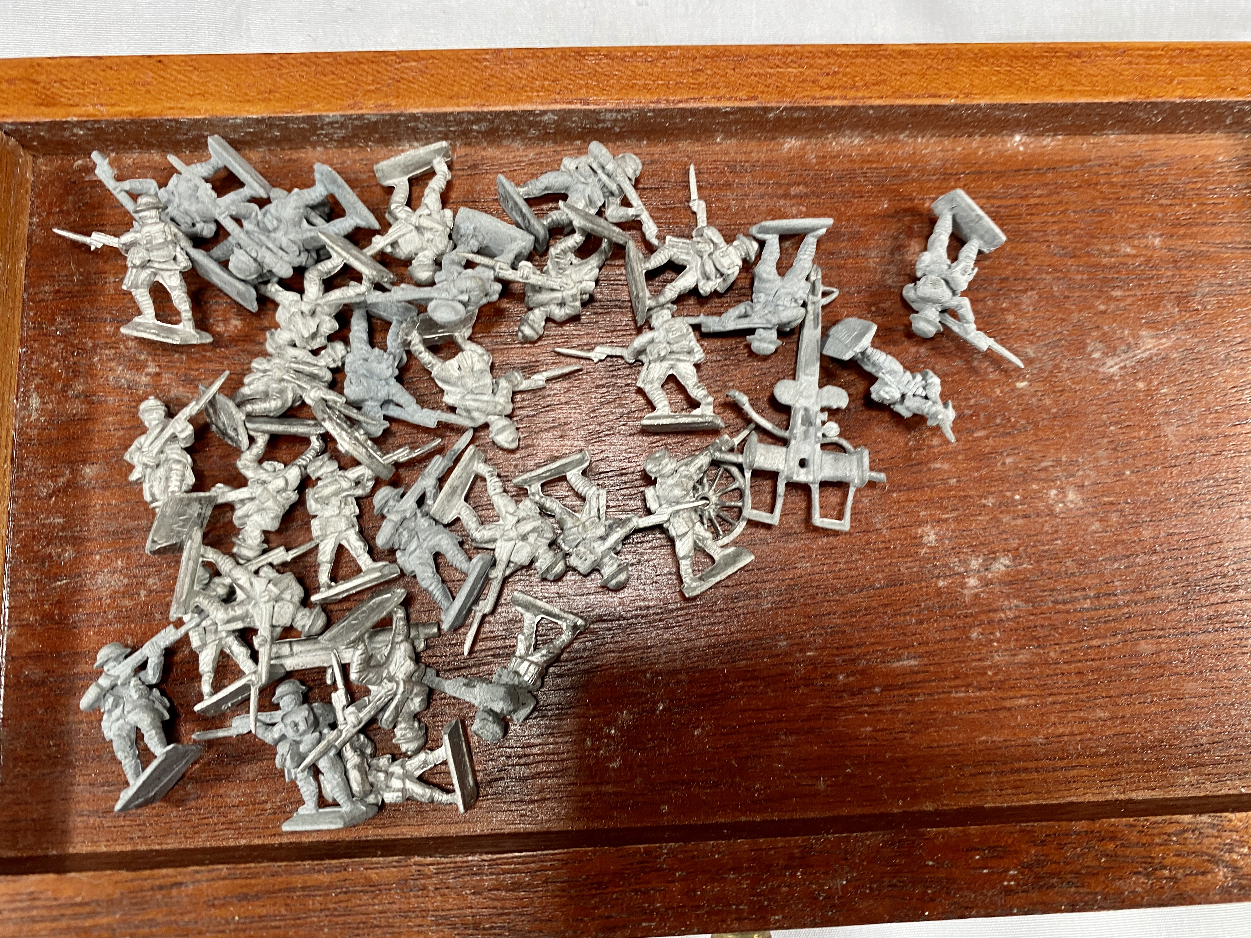 A collectors cabinet containing a quantity of metal soldiers - Image 30 of 34