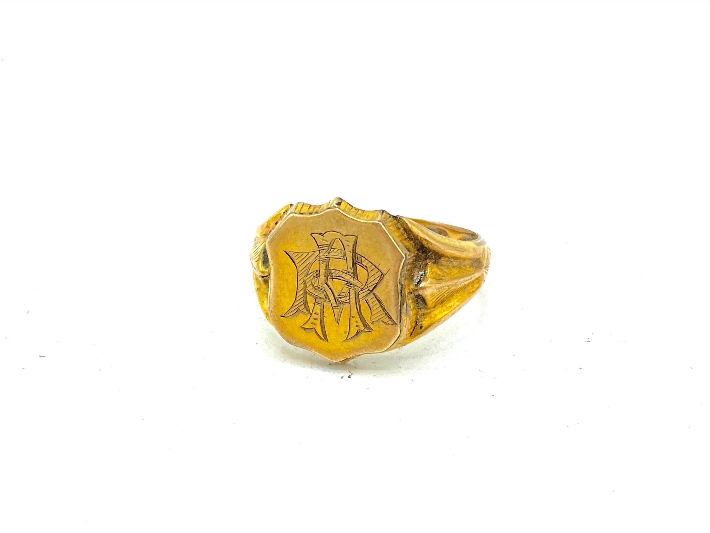 Victorian 9ct gold signet ring - Image 4 of 6