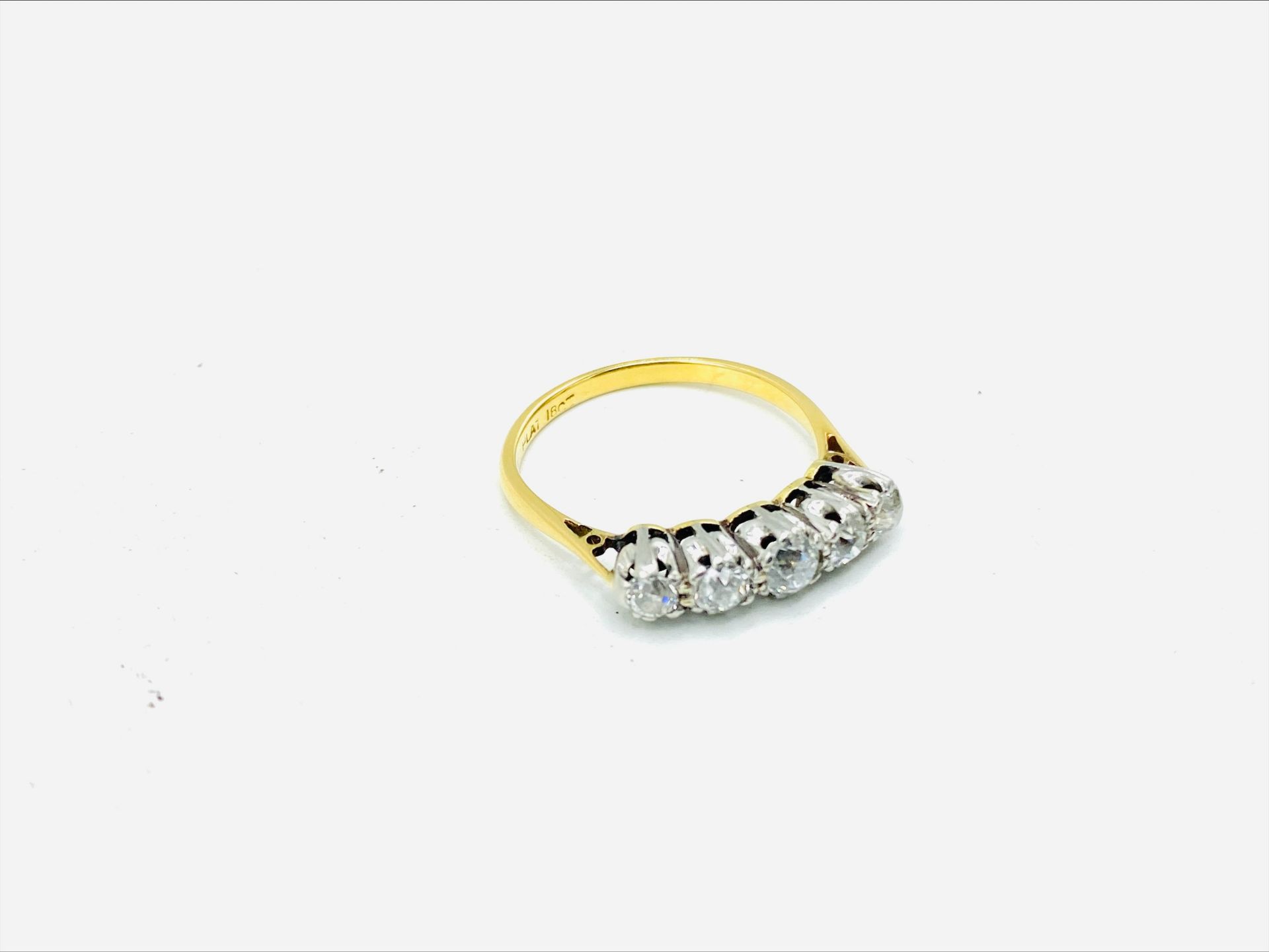 18ct gold and platinum five diamond ring - Image 9 of 9