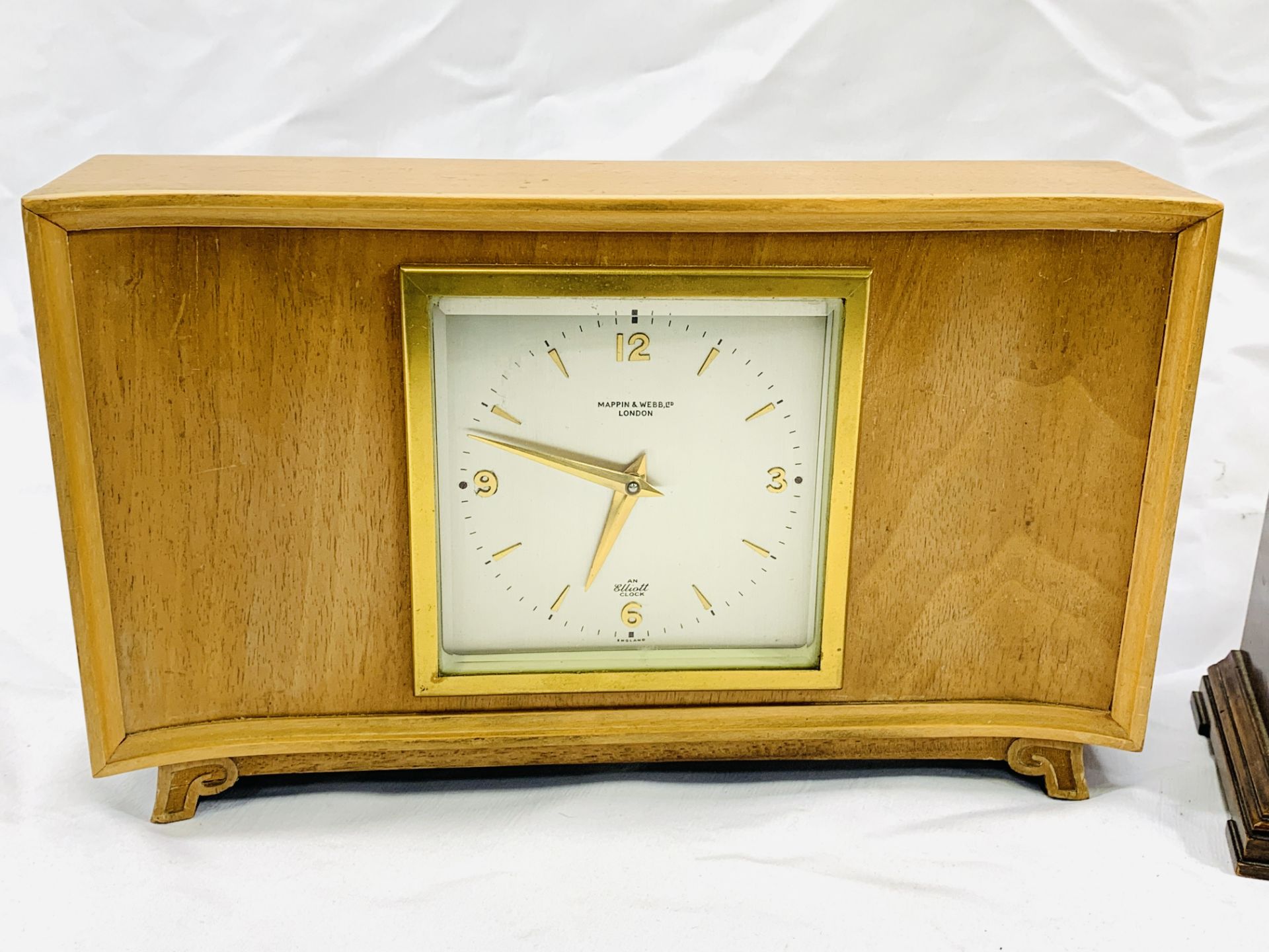 Three wood cased mantel clocks - Image 4 of 5