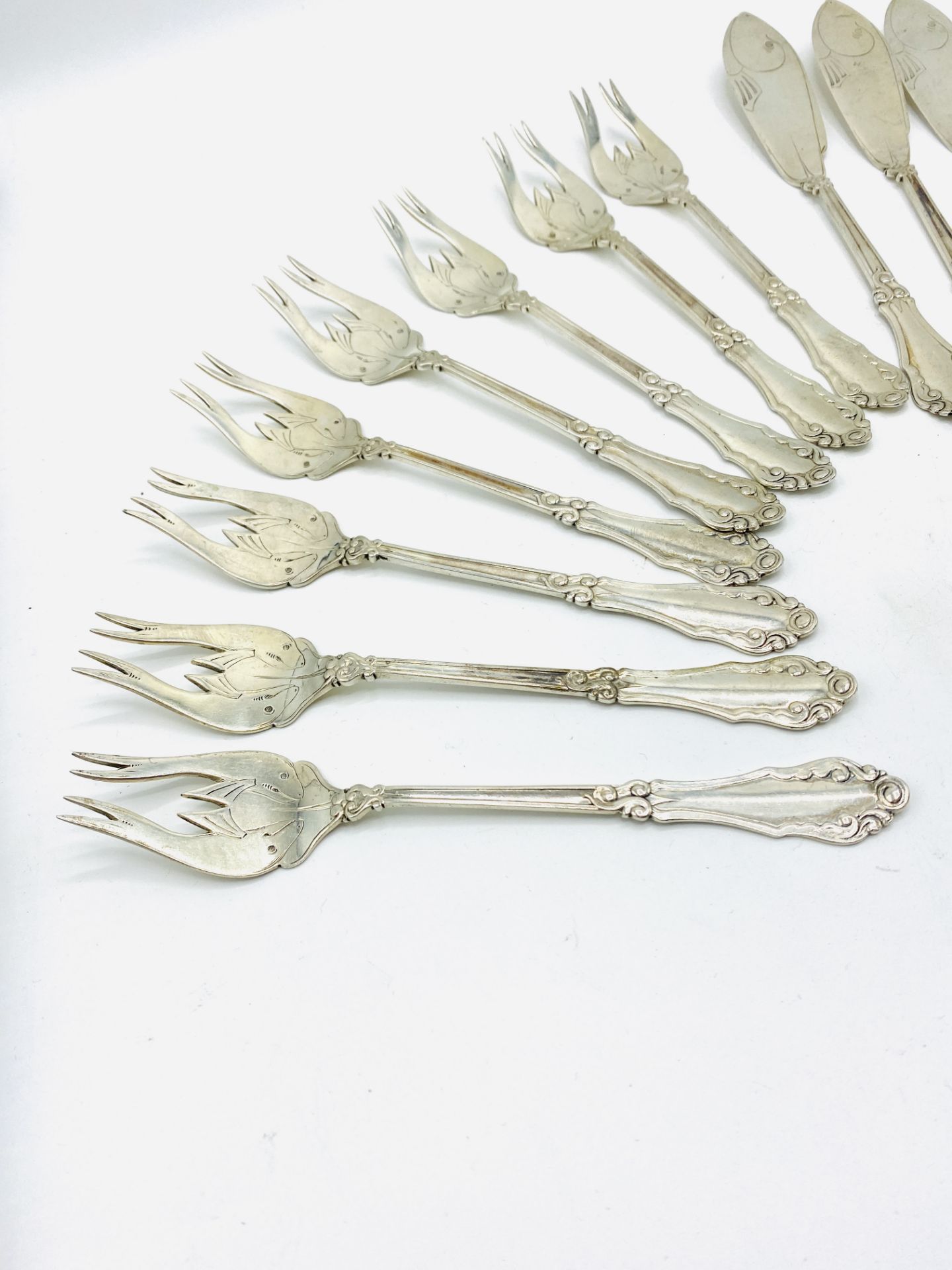 8 piece silver fish cutlery setting by Peter Hertz Of Denmark - Image 2 of 6