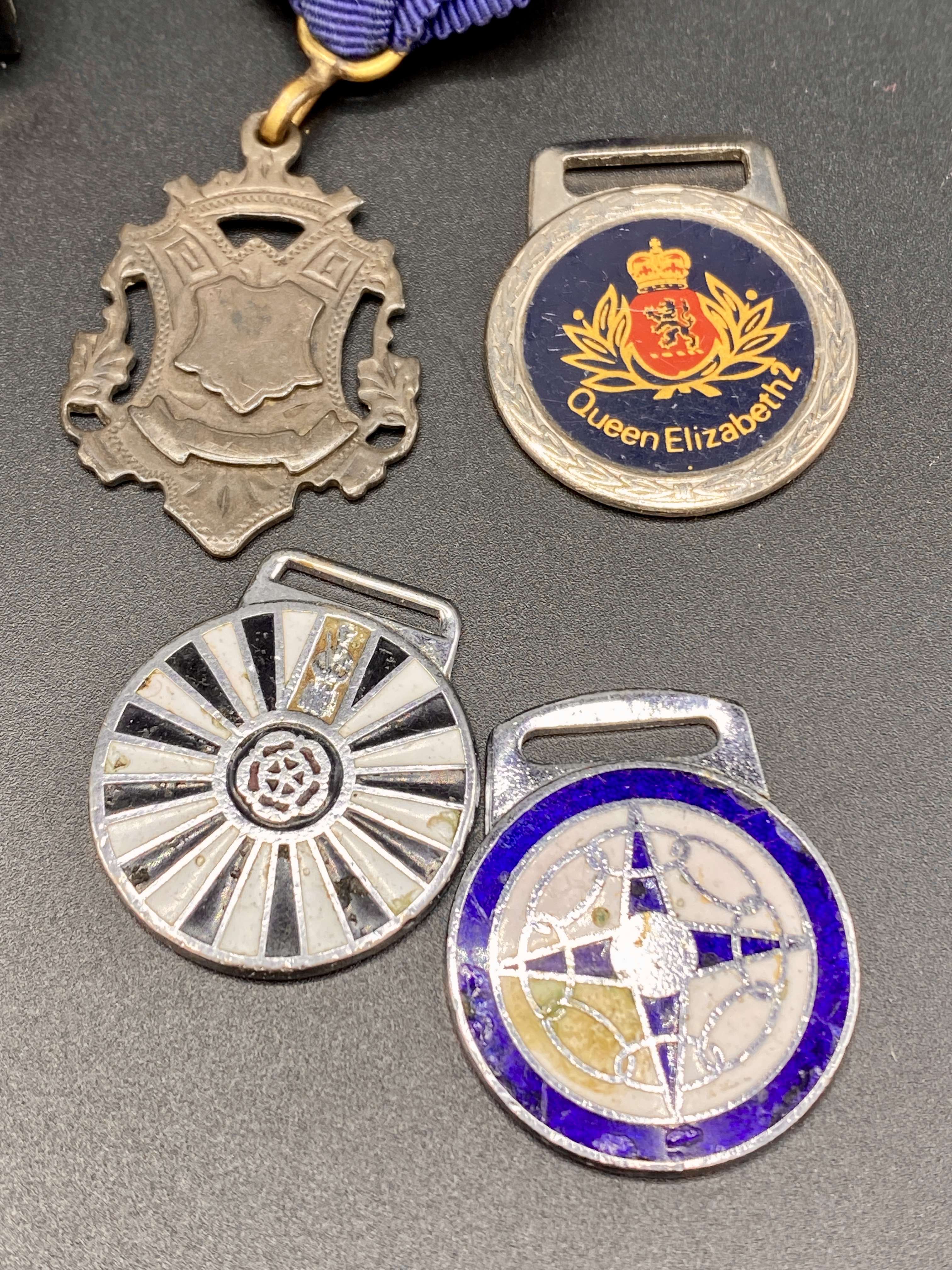 WW1 War Badge for "Services Rendered" complete with issue note; WW2 Defence Medal, and others - Image 7 of 11