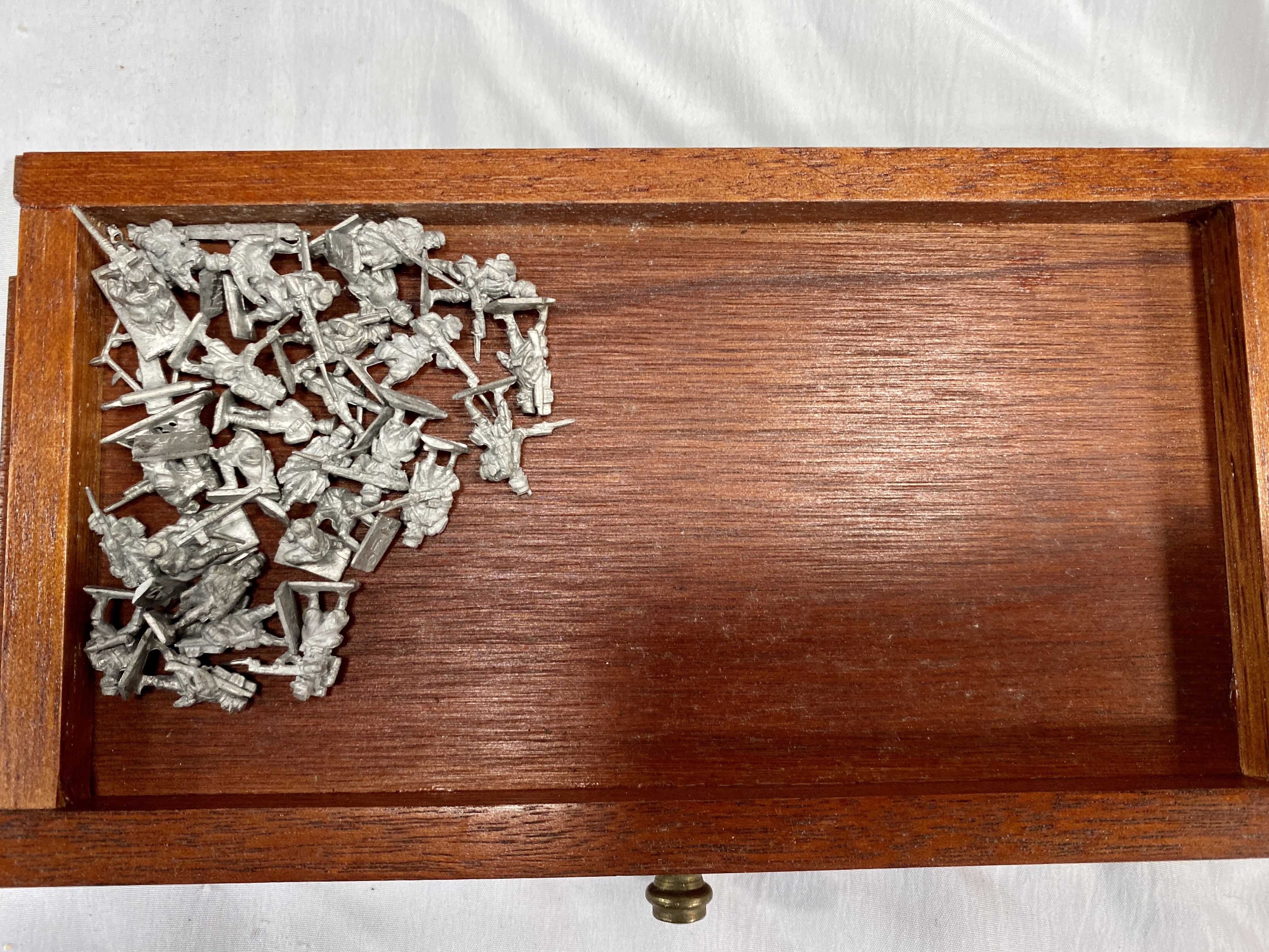 A collectors cabinet containing a quantity of metal soldiers - Image 32 of 34