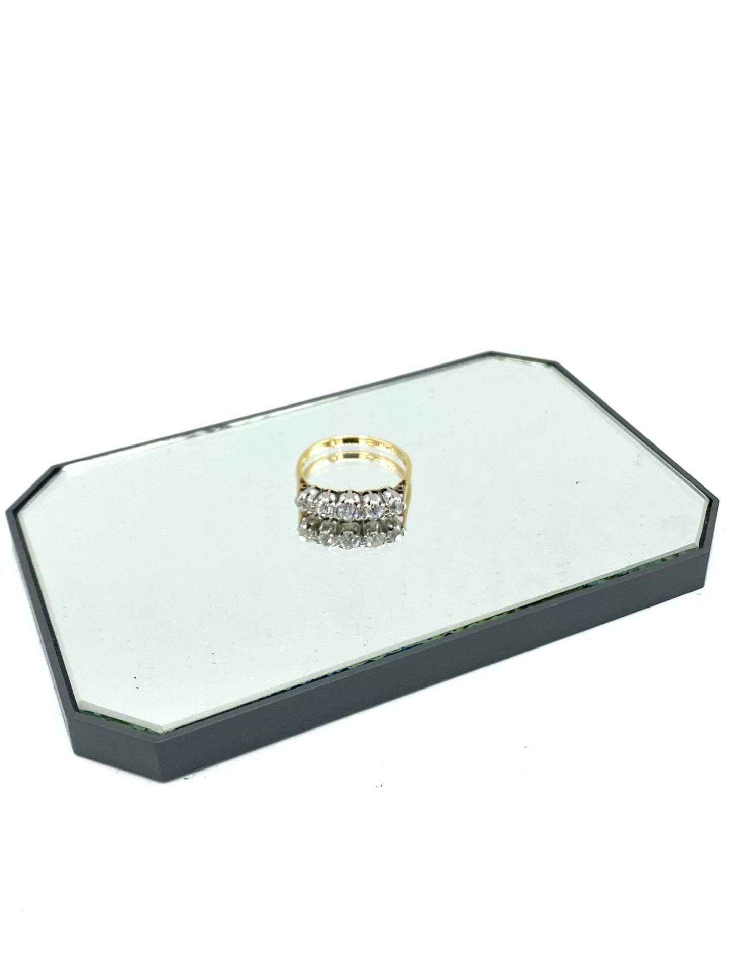 18ct gold and platinum five diamond ring - Image 7 of 9