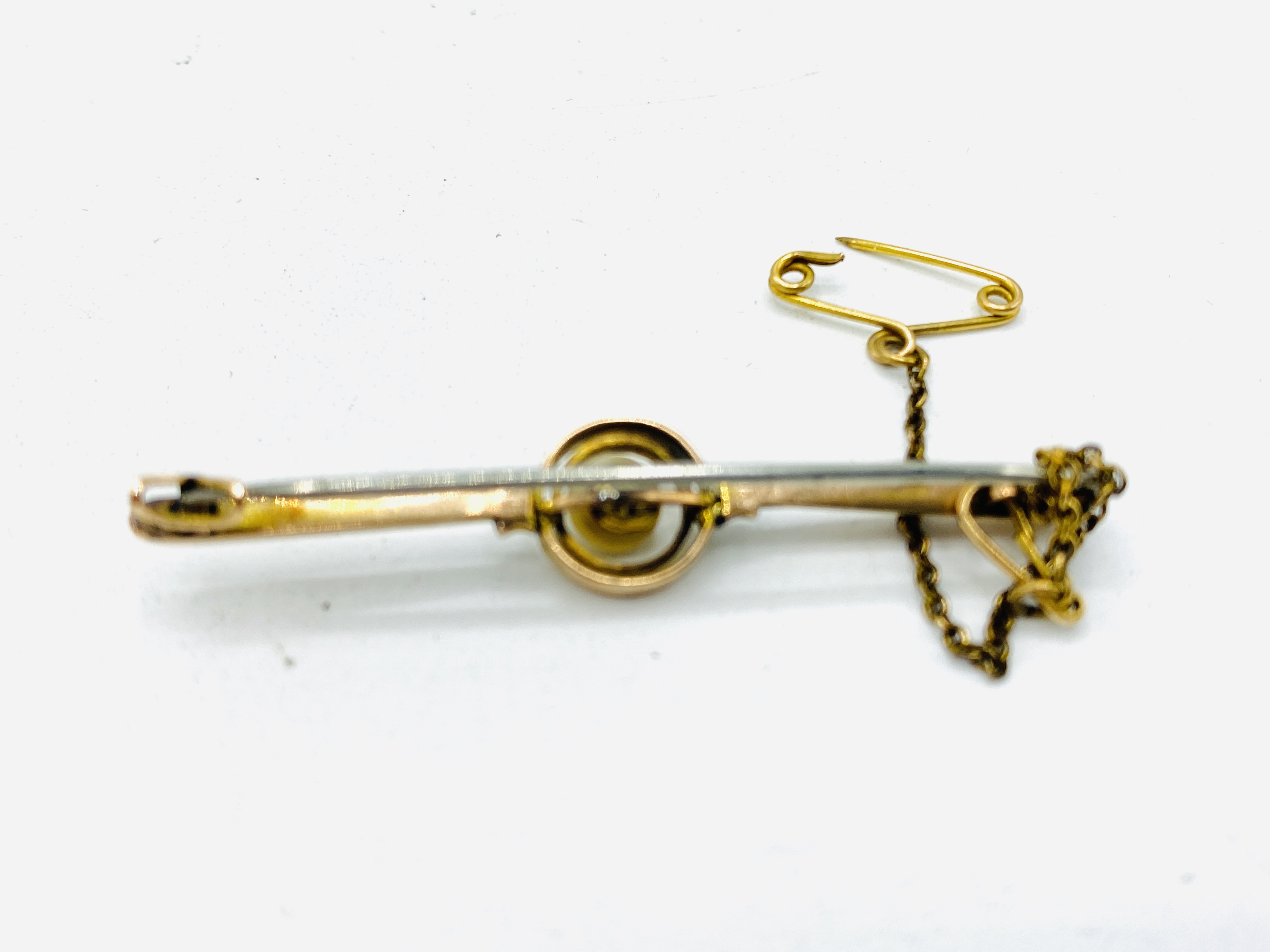 Three 9ct gold, stone set, Edwardian bar brooches - Image 3 of 8