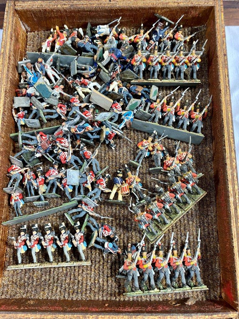A collectors cabinet containing a quantity of metal soldiers - Image 15 of 34