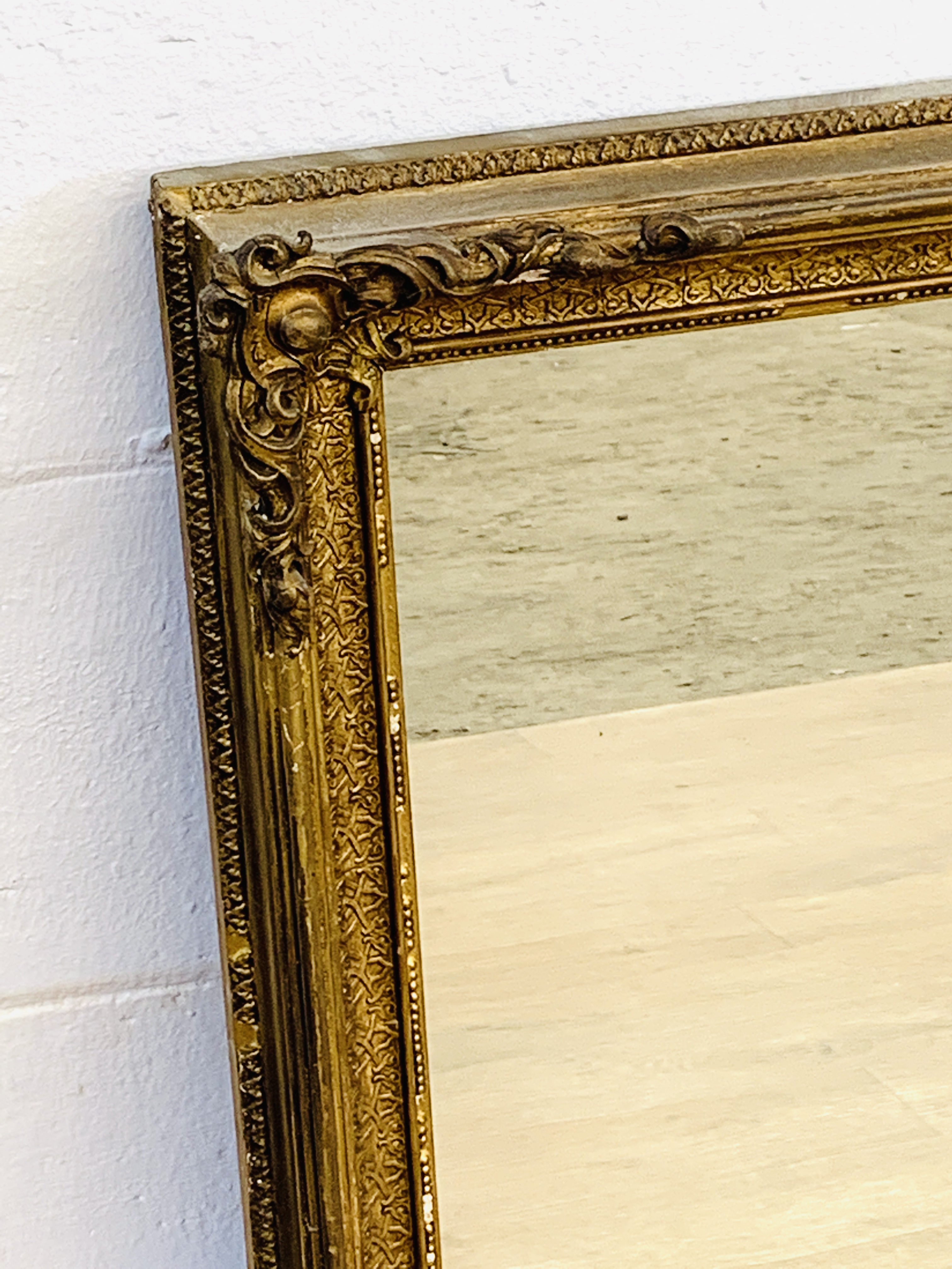 Gilt frame wall mirror - Image 2 of 4