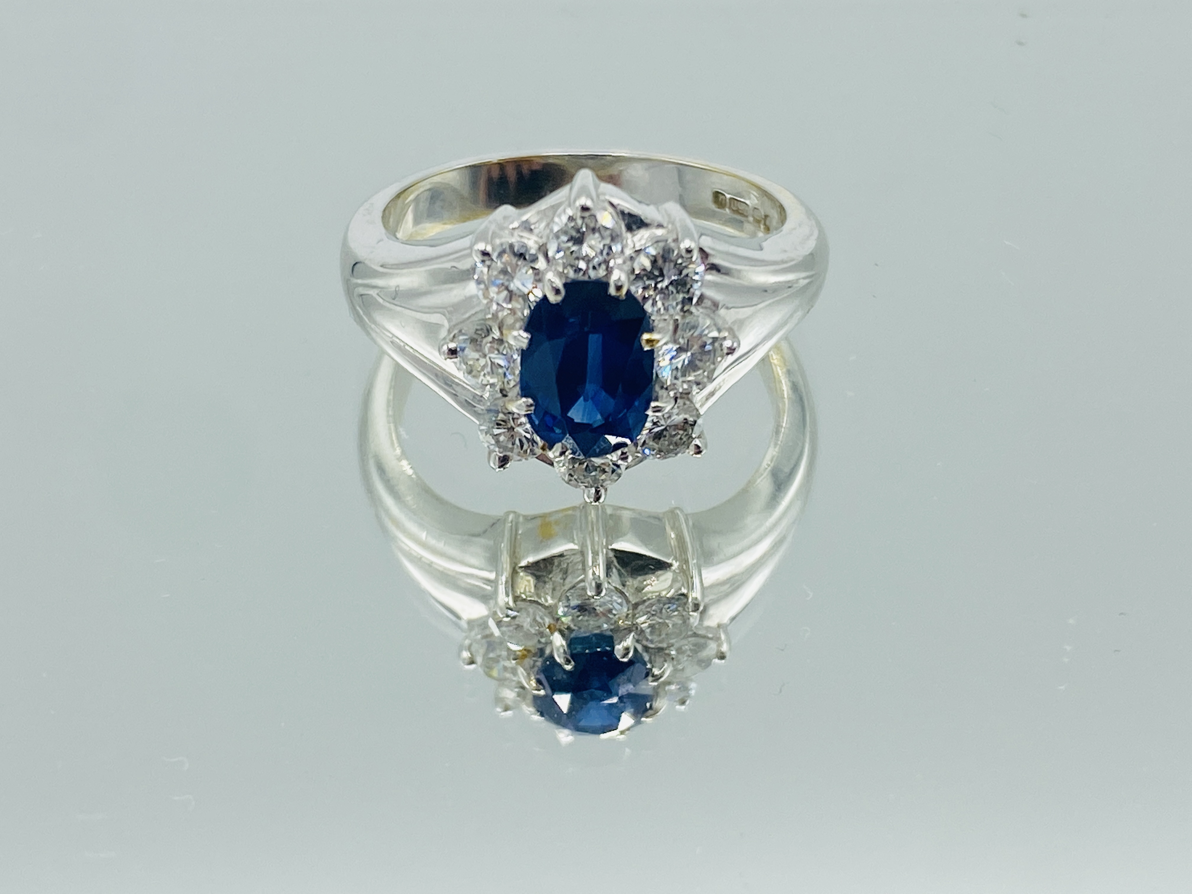 18ct gold, sapphire and diamond ring - Image 4 of 5