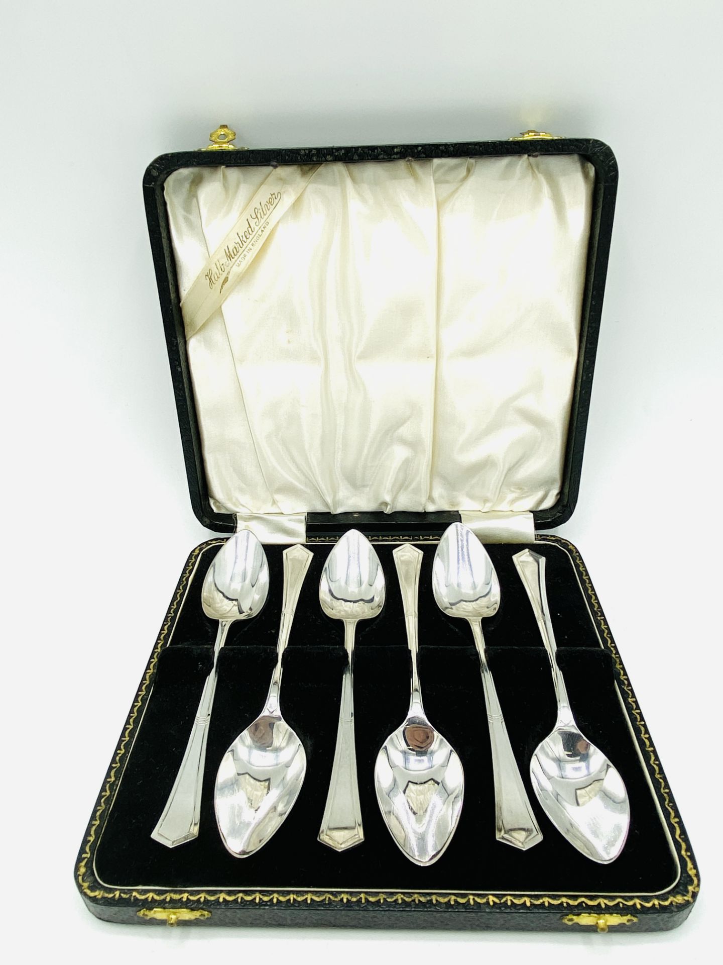 Boxed set of six silver grapefruit spoons, Sheffield 1937, and a boxed silver spoon, London 1907 - Image 2 of 7