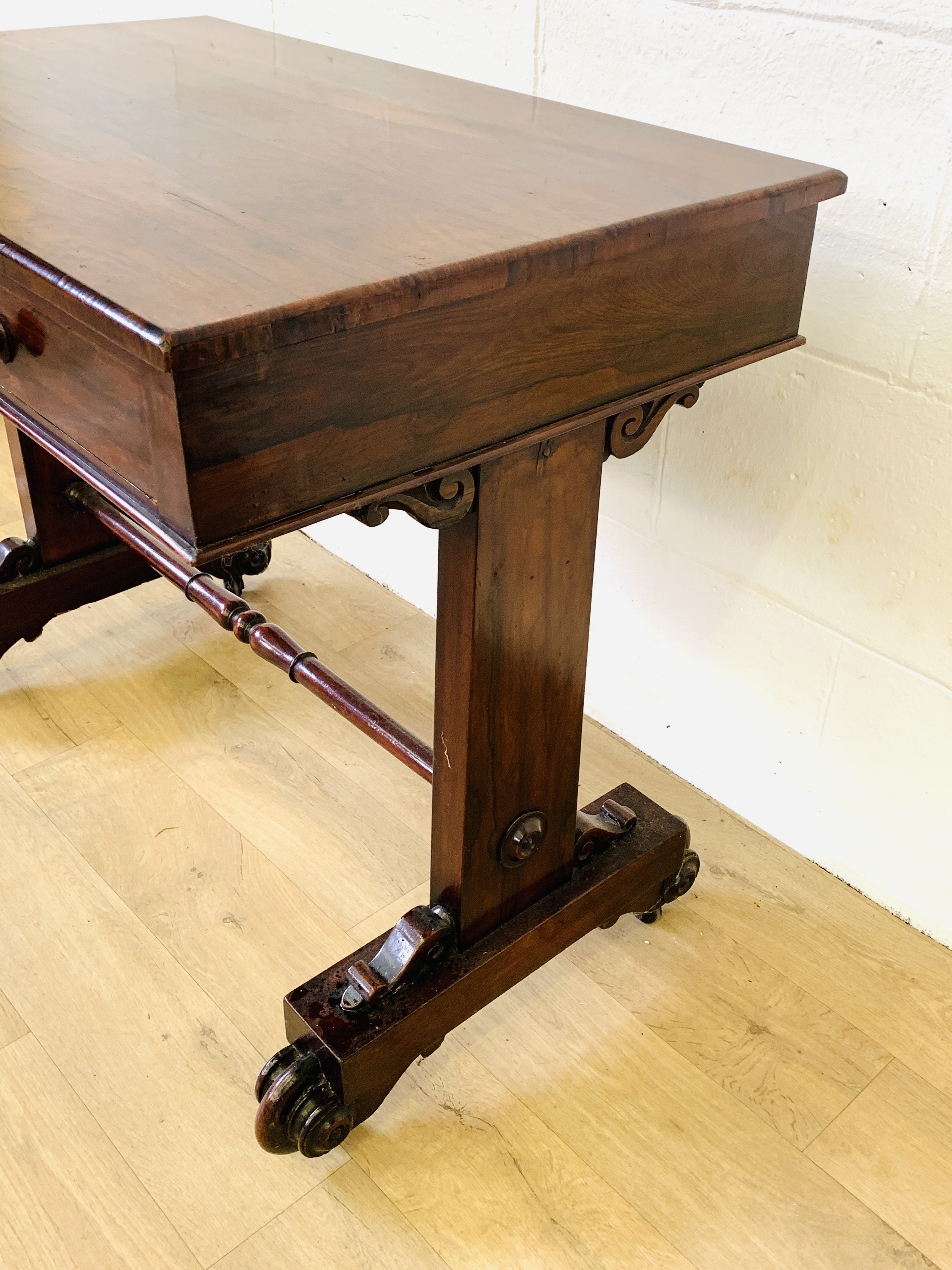 Mahogany occasional table - Image 6 of 6