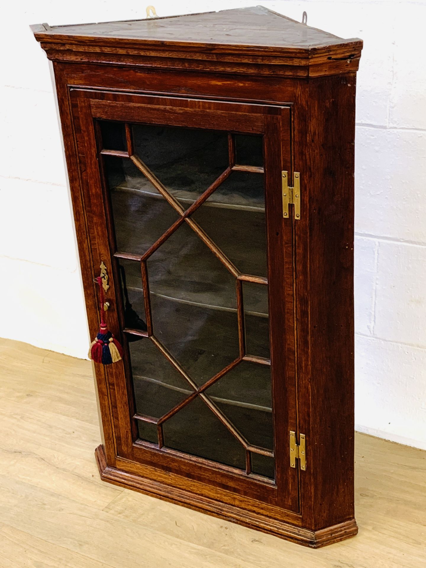 Mahogany glass fronted corner display cabinet - Image 3 of 4