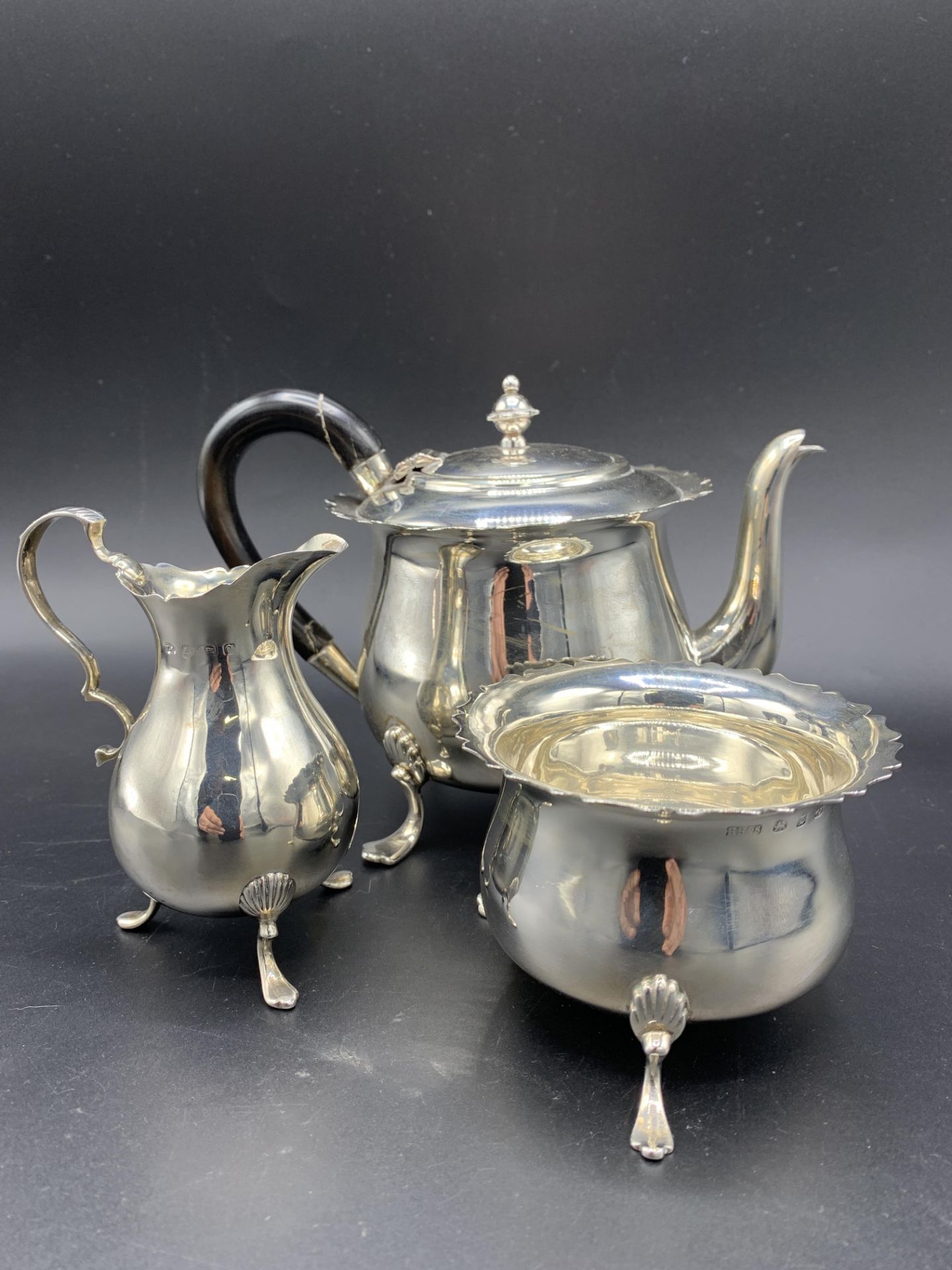 Victorian silver teapot and sugar bowl, 1889; silver milk jug 1904 - Image 2 of 4